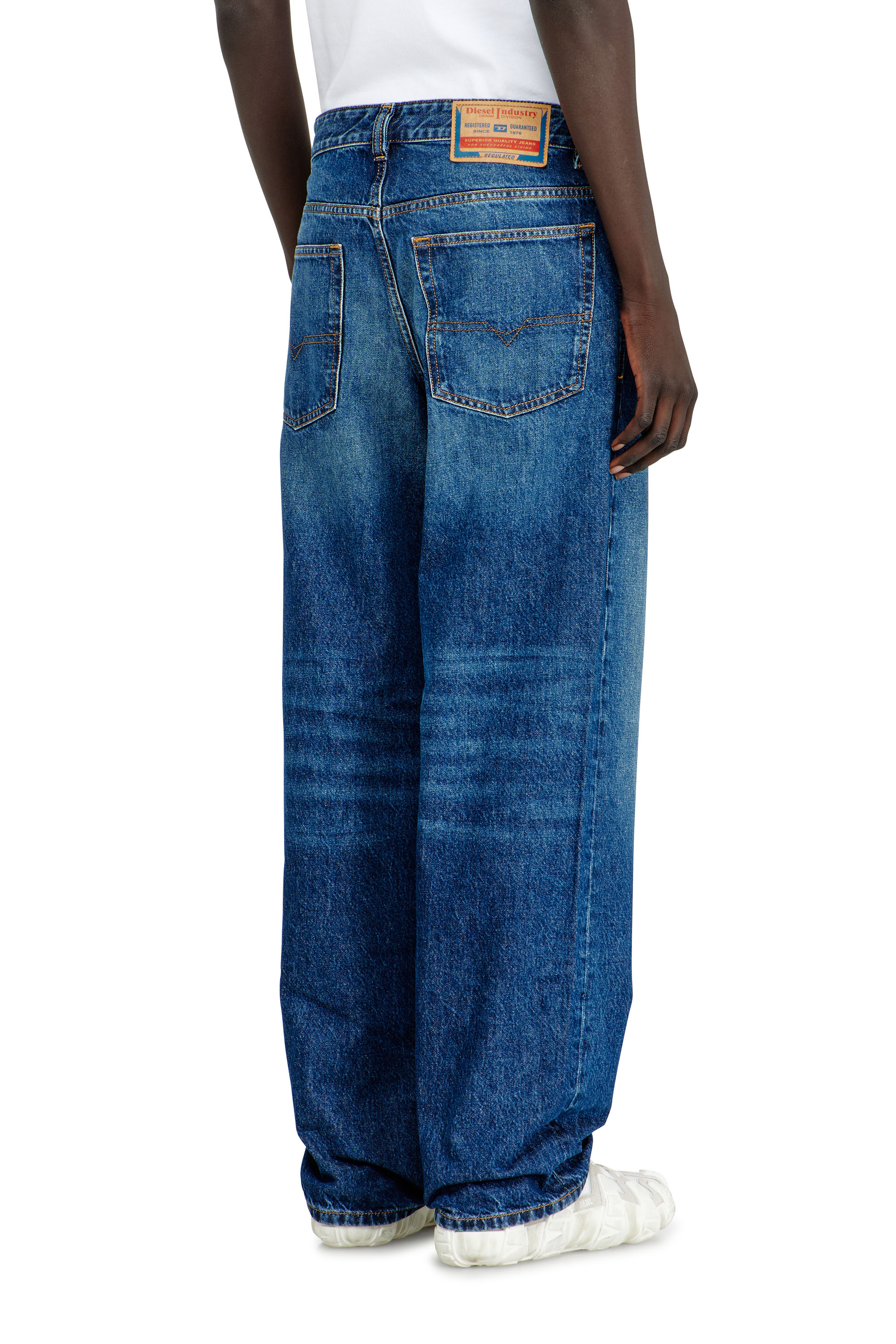 Diesel - Relaxed Jeans 2001 D-Macro 09I27 Homme, Bleu moyen - Image 5