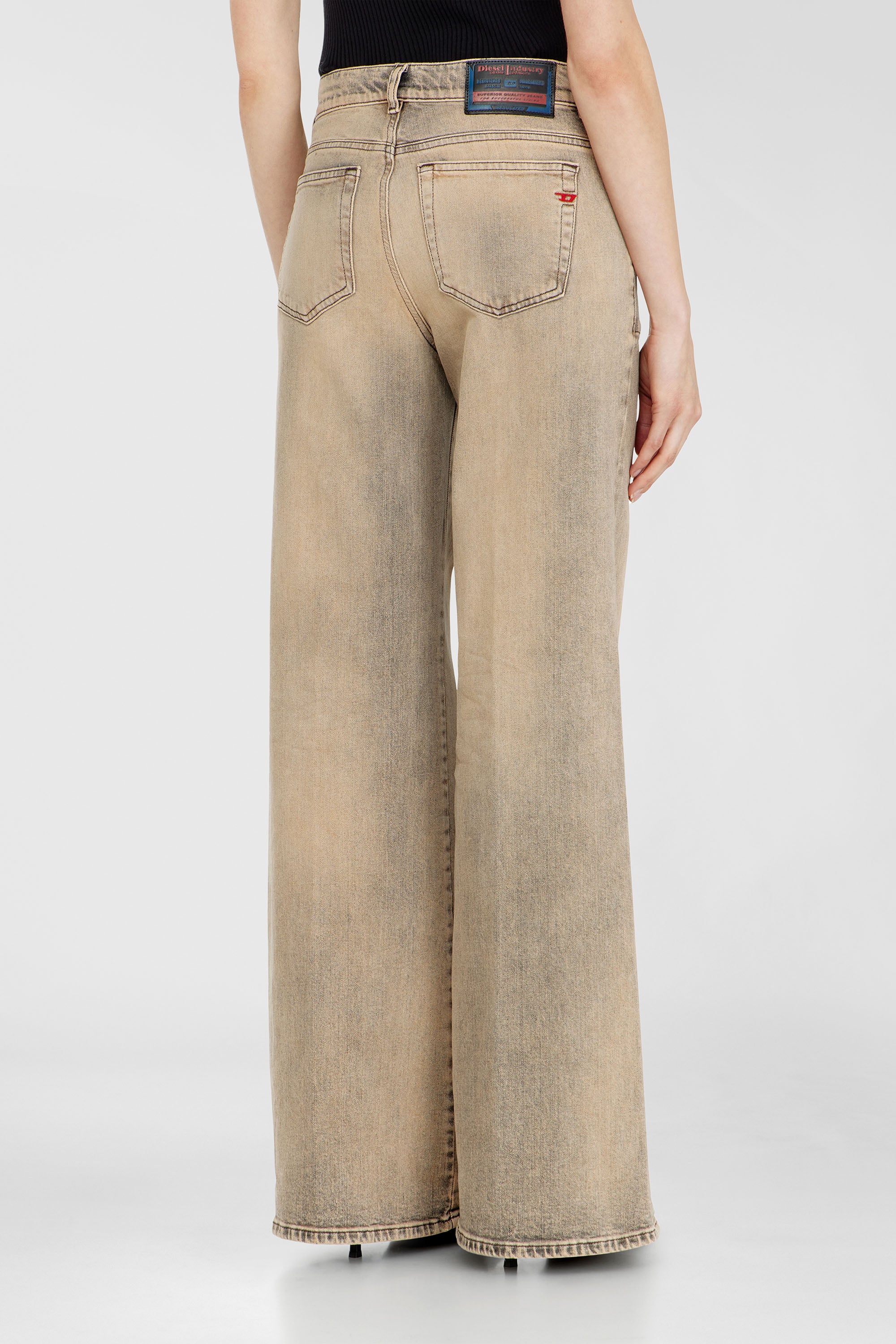 Women's Flare Jeans | Regular Waist 1978 D-Akemi | Beige | Diesel US