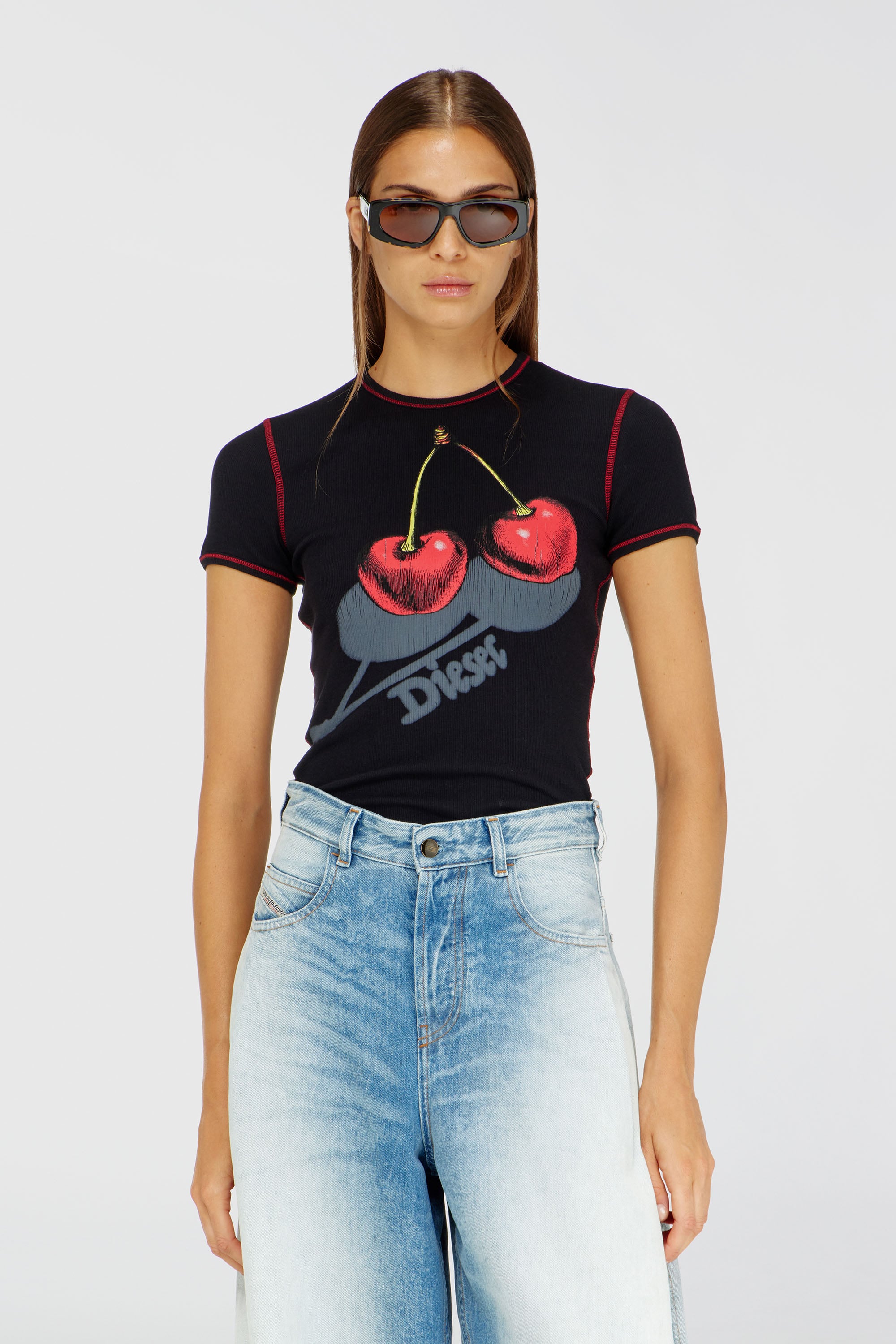 Diesel - SV-T-ELE-CHER, Camiseta ajustada de algod&oacute;n con estampado de cerezas Mujer in Negro - 1