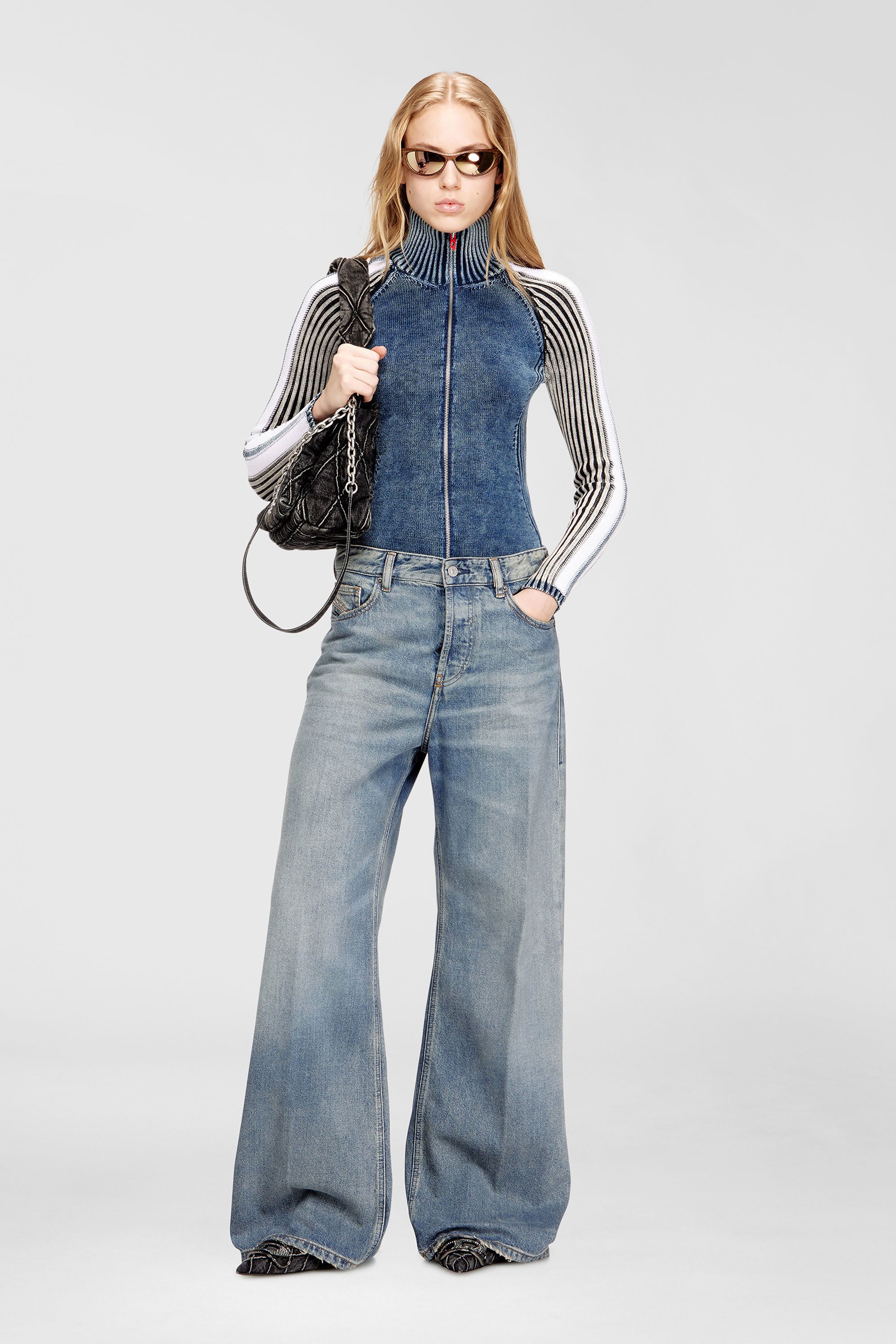 Diesel - CHARM-D SHOULDER M, Charm-D M-Bolso de hombro de denim acolchado Mujer in Negro - 2