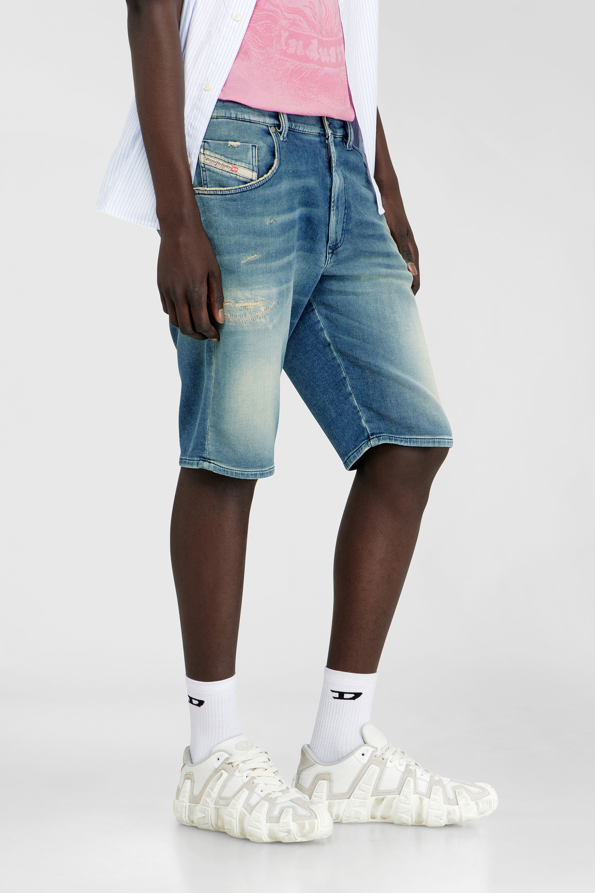Diesel - 2033 D-KROOLEY-SHORT-BW JOGG, Man's Chino shorts in JoggJeans with worn finish in Medium blue - 5