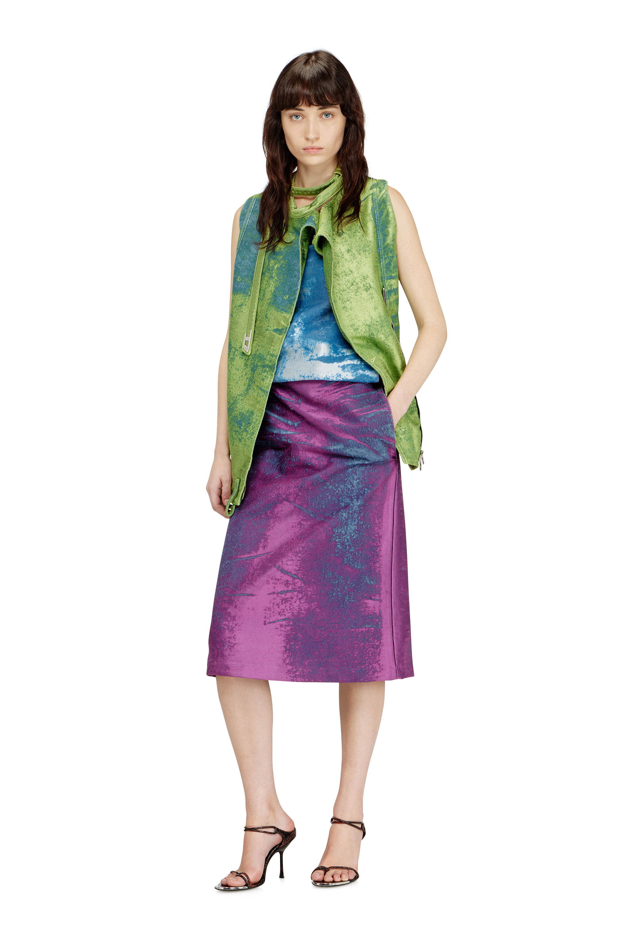 Diesel - DE-VANTOS-FSI, Chaleco con cintur&oacute;n en denim satinado de color Mujer in Verde - 2