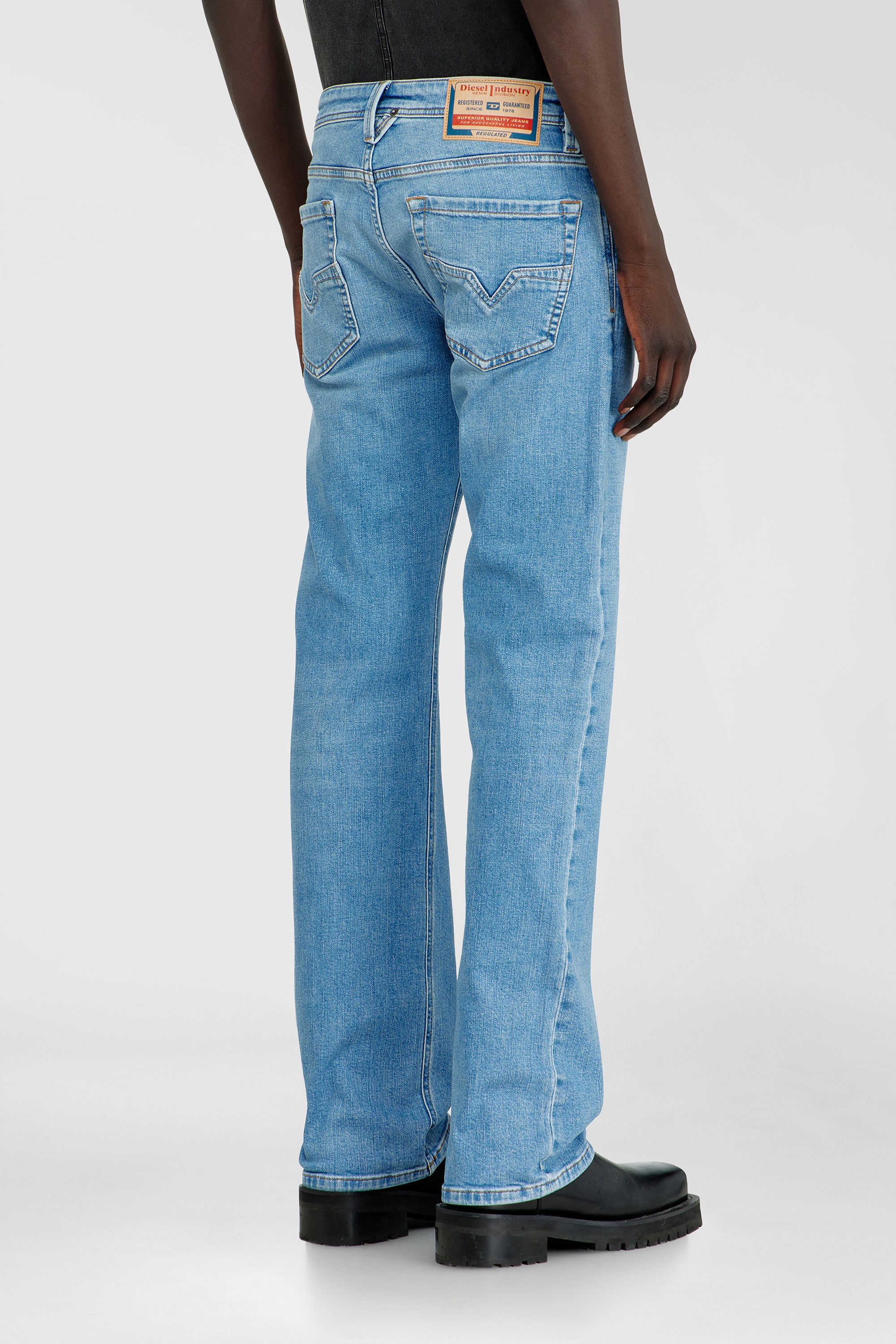 Diesel - Male's Regular Jeans 1985 Larkee 0HDBJ, Light Blue - 5