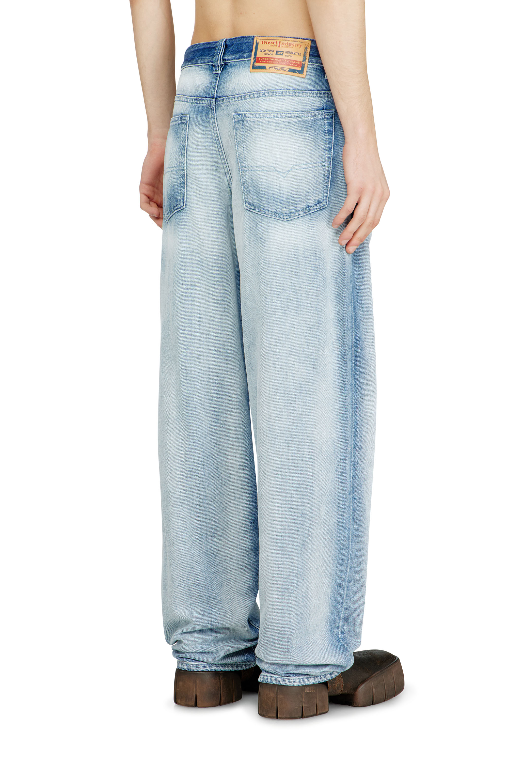 Diesel - Male's Relaxed Jeans 2001 D-Macro 09P29, Light Blue - 4