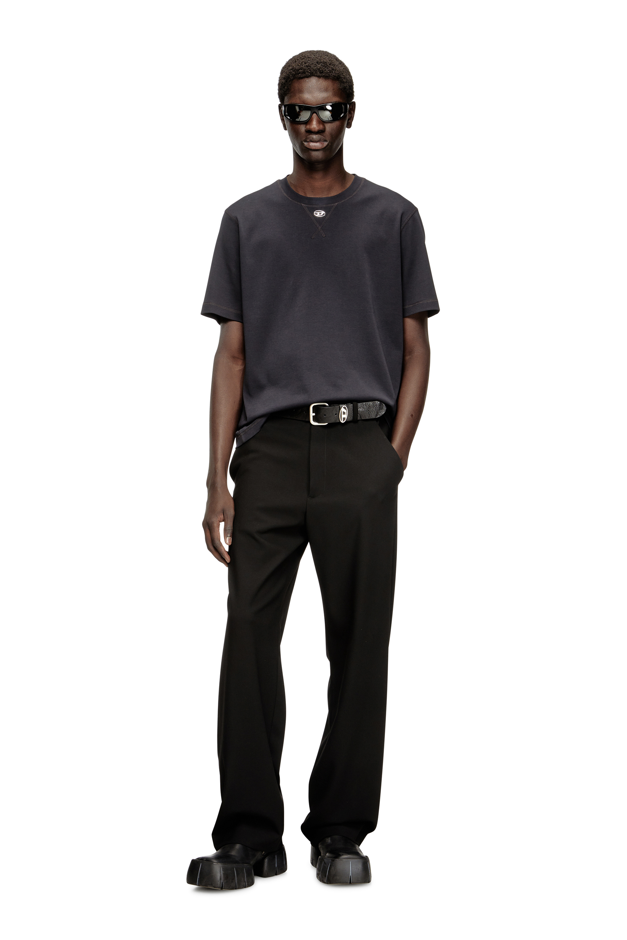 Diesel - T-MADJUST-TR, T-shirt régulière avec col rond et Oval D Homme in Gris - 4