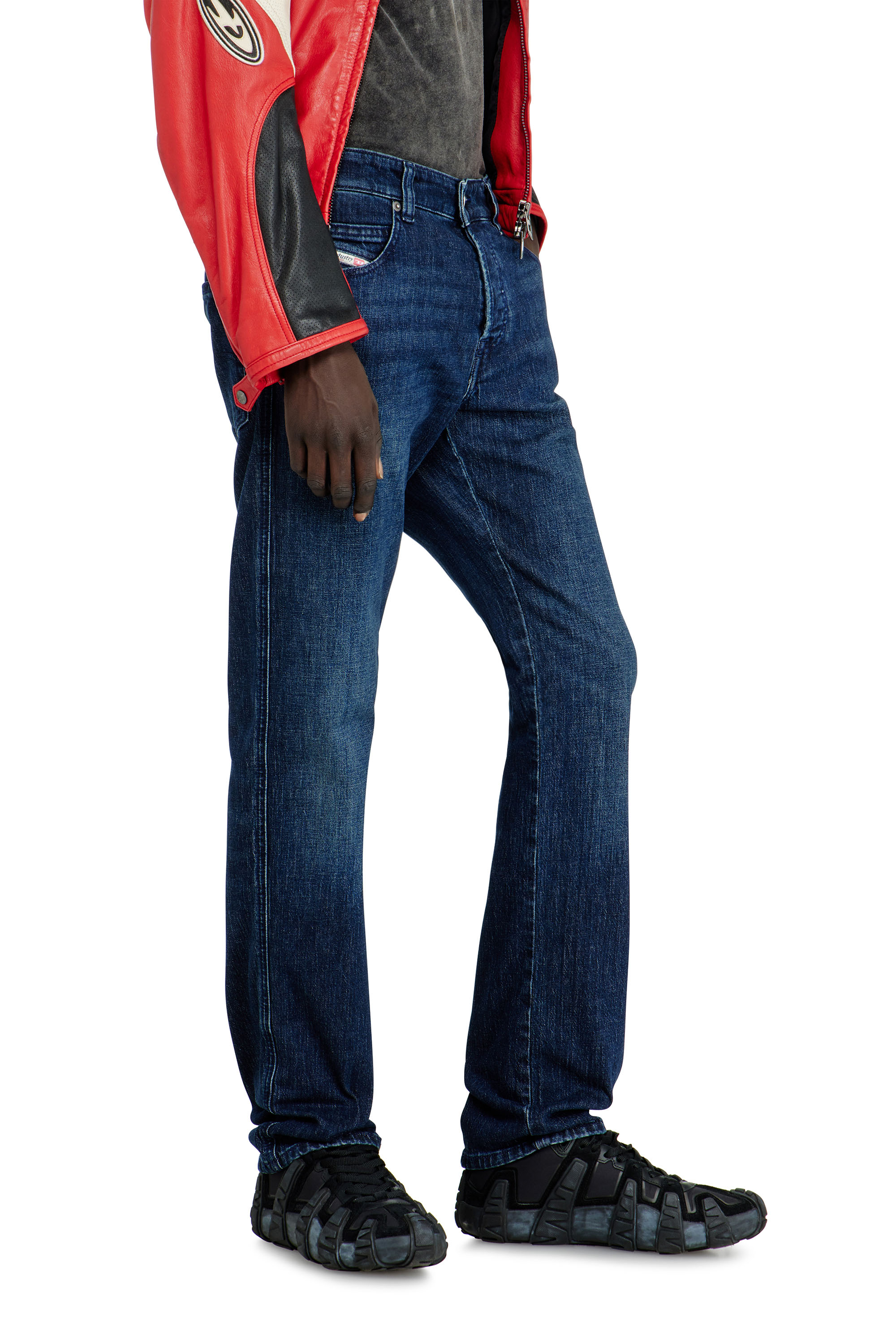 Men's Slim Dark Blue Jeans: Slim Straight Fit | Diesel®