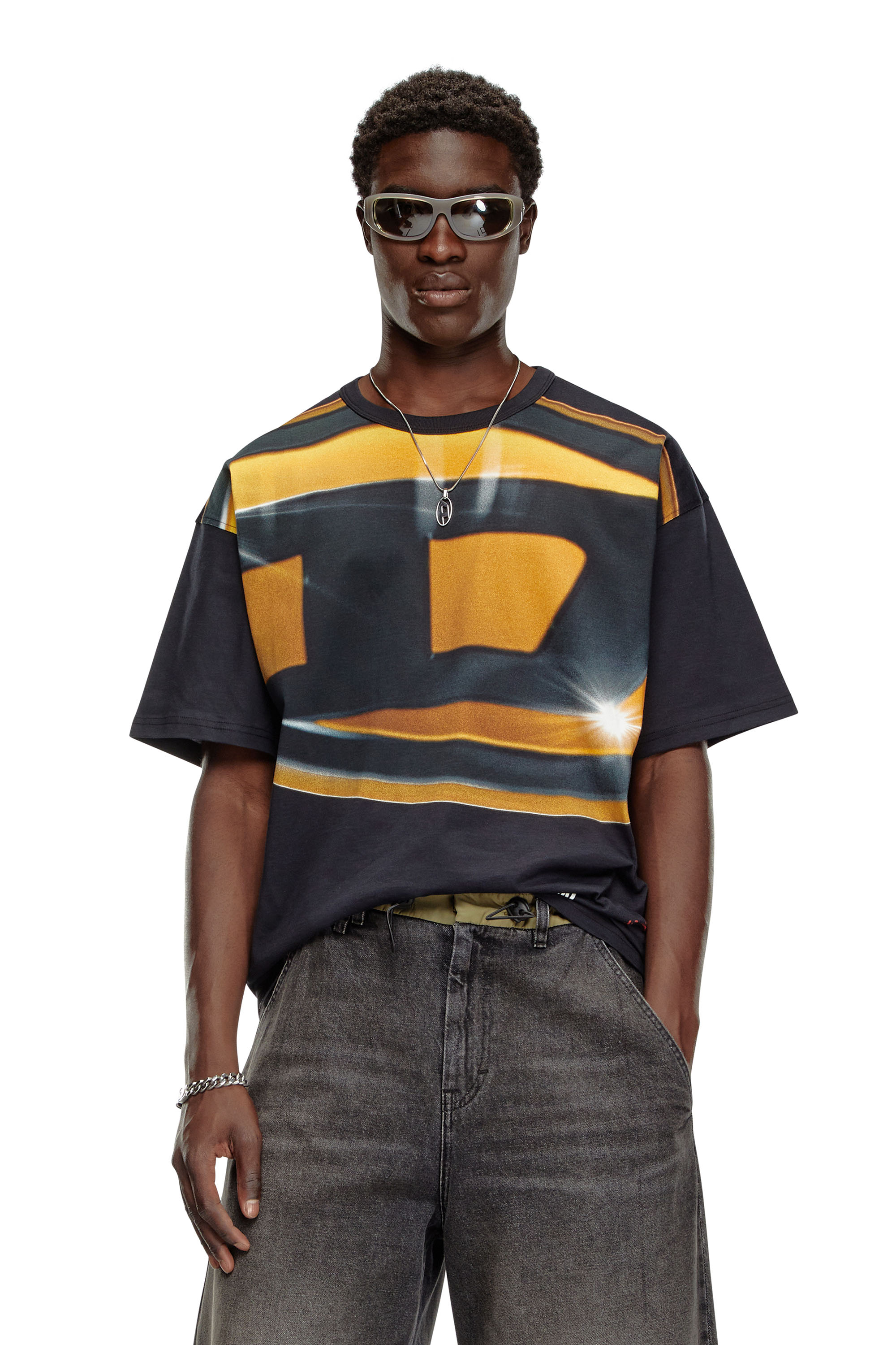 Diesel - T-BOXT-P1, T-shirt avec imprimé affiche Oval D Homme in Noir - 1