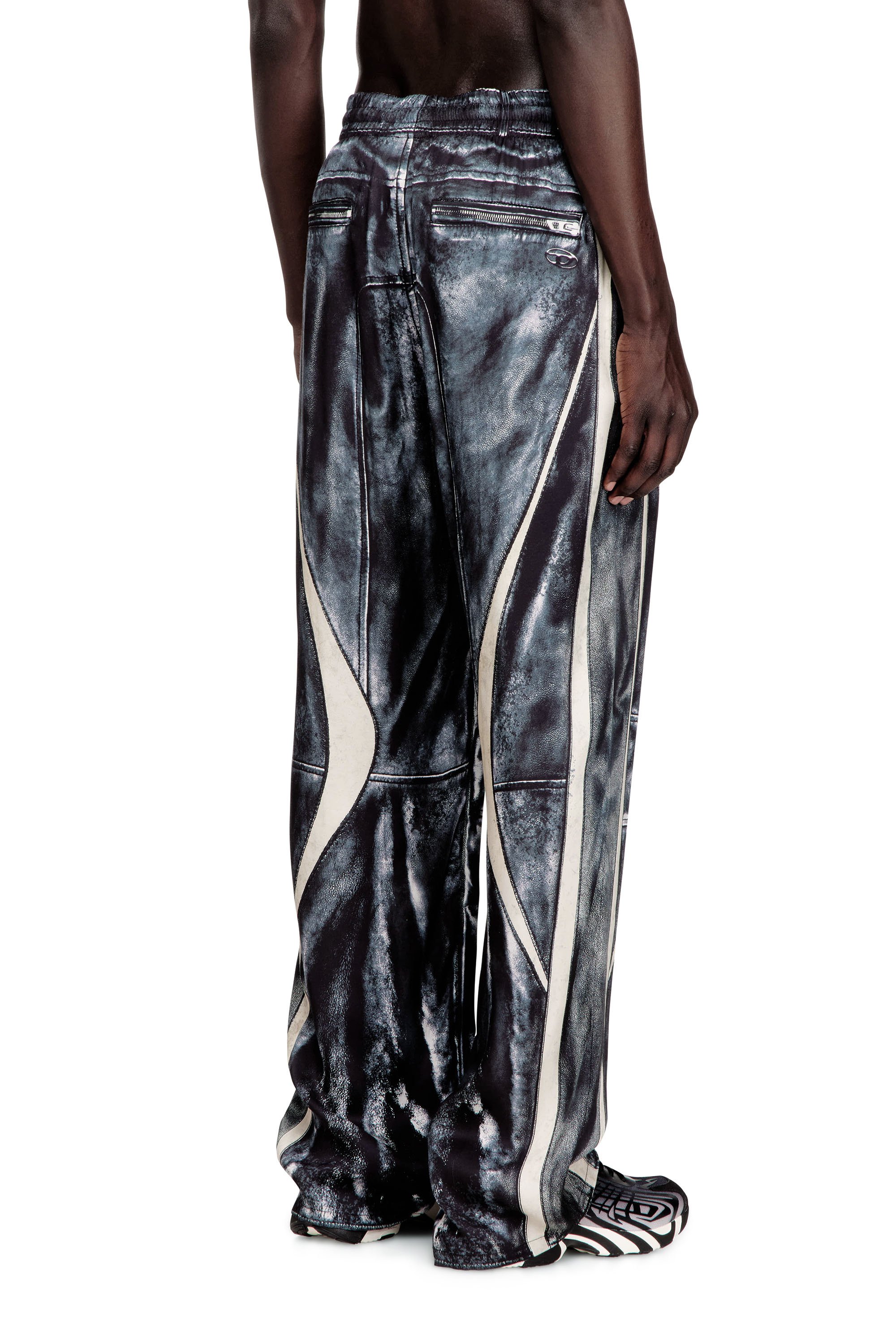 Diesel - P-THECK-BMCZ, Pantalones de pista satinados efecto trompe l'oeil estilo biker Hombre in ToBeDefined - 3