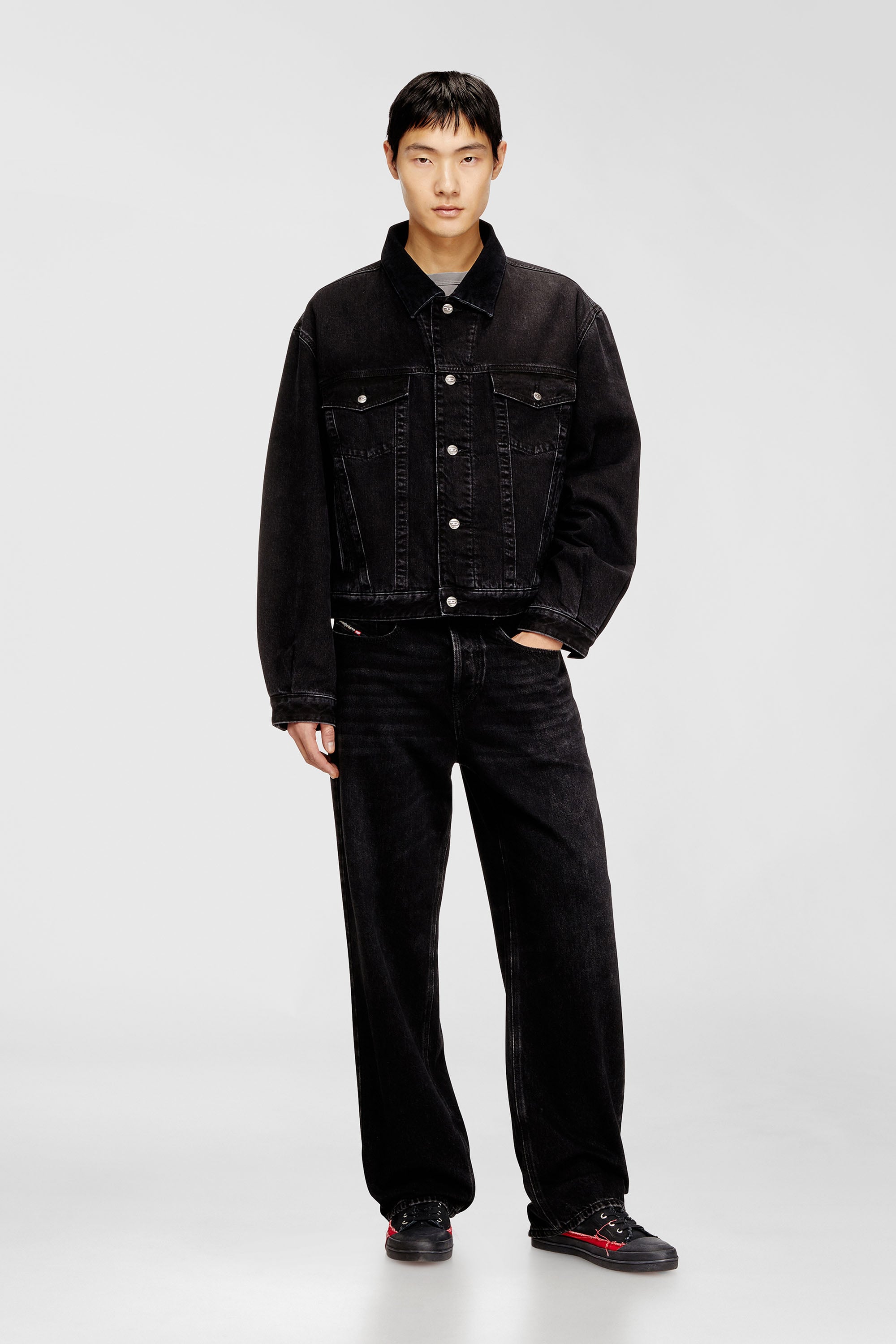 Diesel - D-RANGER-T, Cazadora trucker acolchada en denim Unisex in Negro - 2