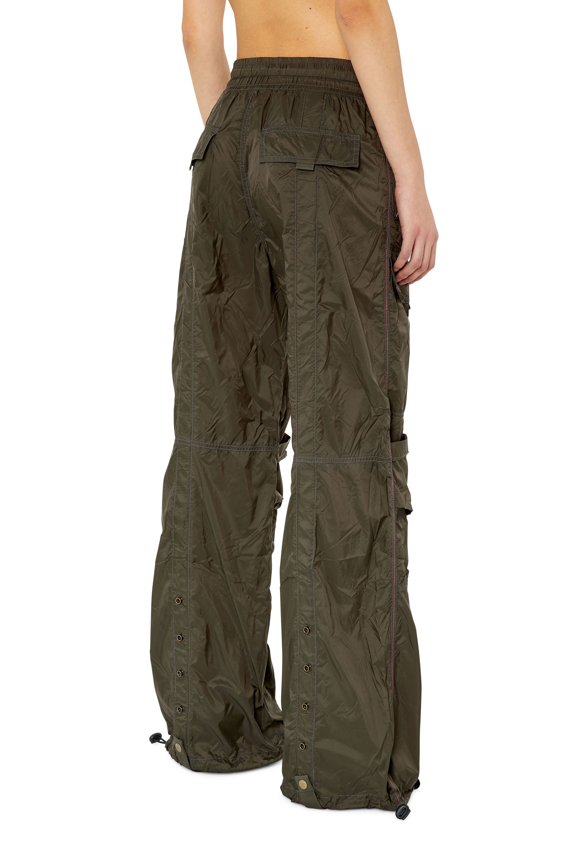 Diesel - P-LUCREZIA, Pantalon combat en nylon l&eacute;ger Femme in Vert - 4