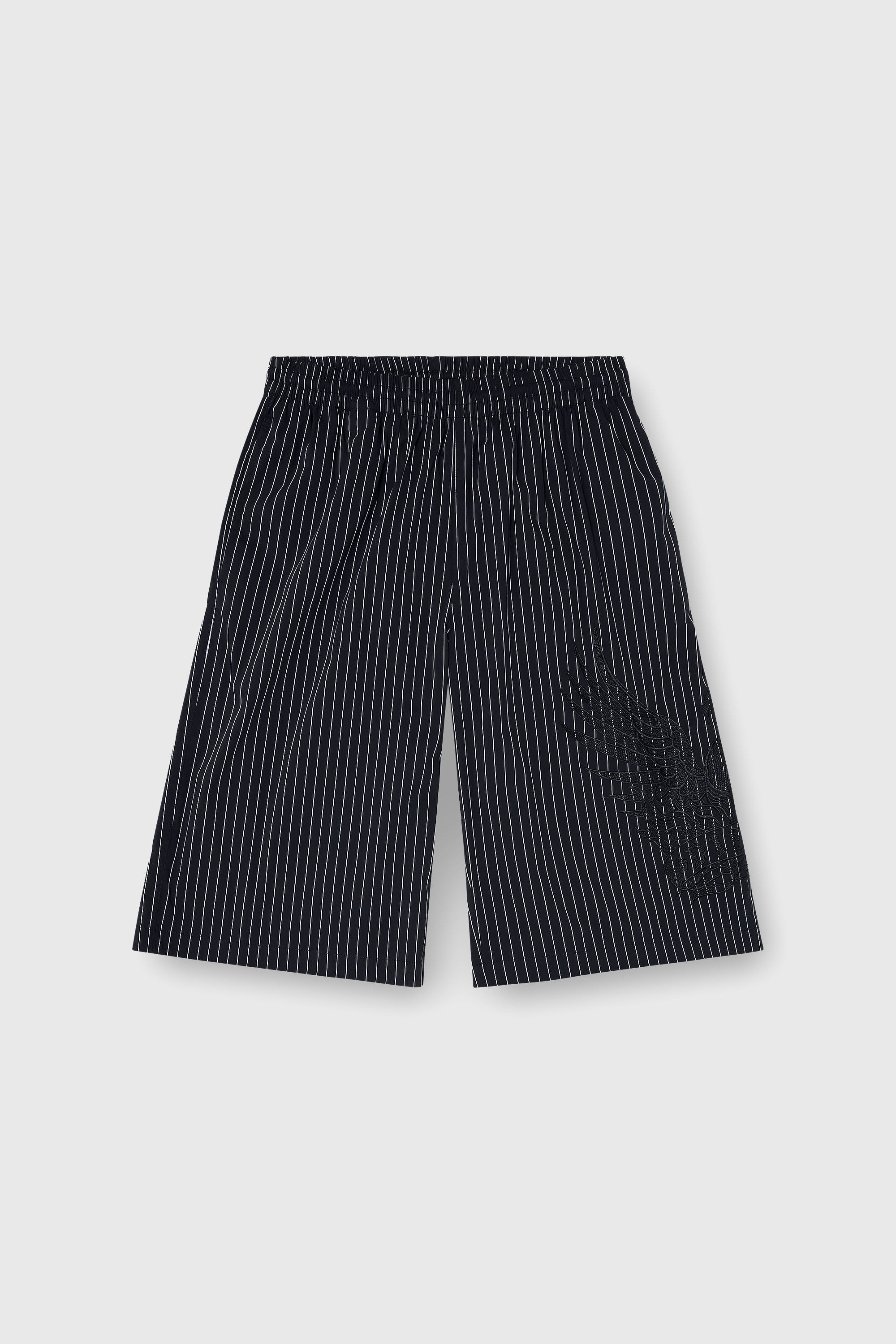 Diesel - P-THEO-SHORT-NJCA, Short &agrave; rayures fines avec broderie Phoenix Homme in Noir - 2