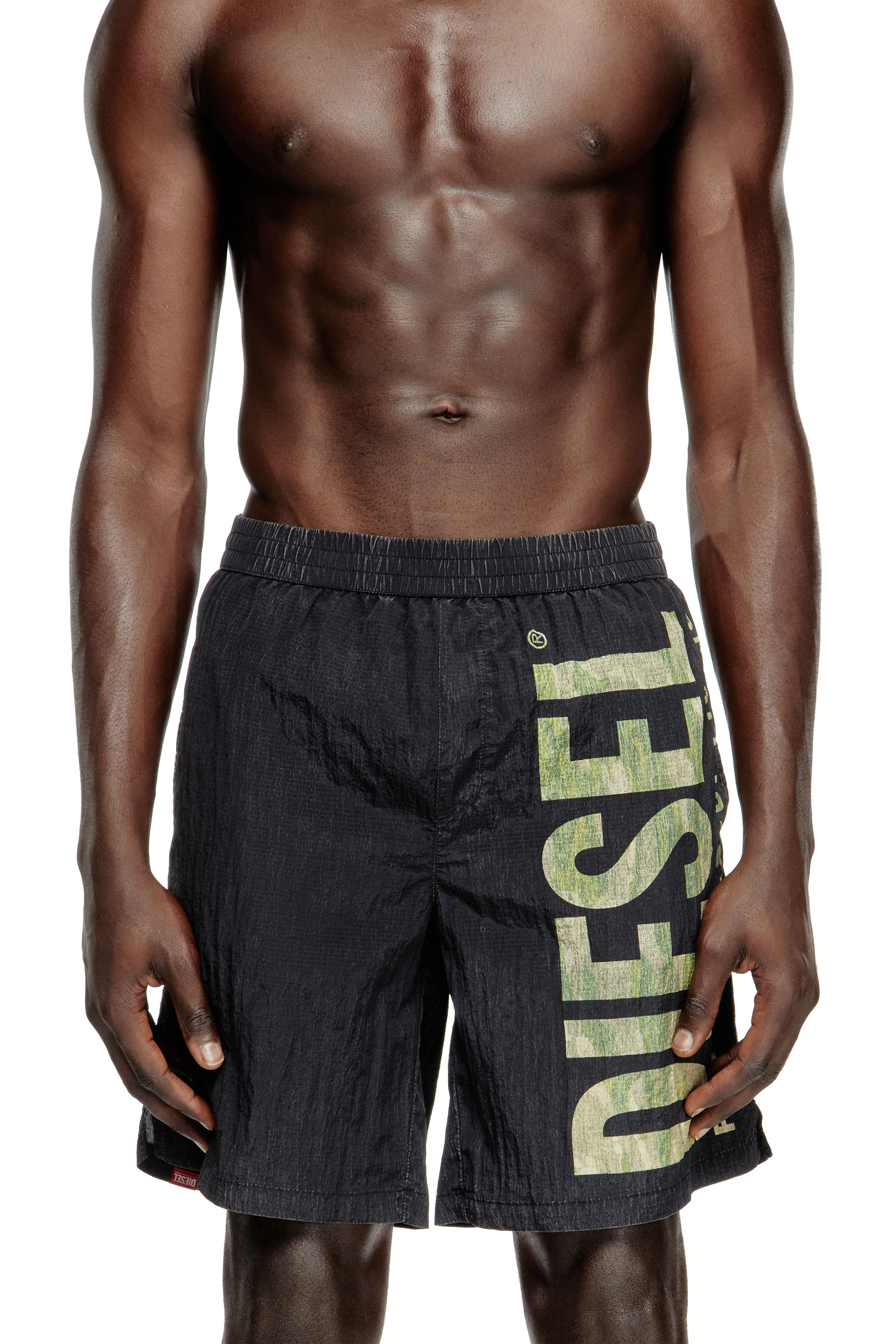 Diesel - POWEL-47.5-UTLT, Man's Board shorts in camo ripstop in Black/Green - 2