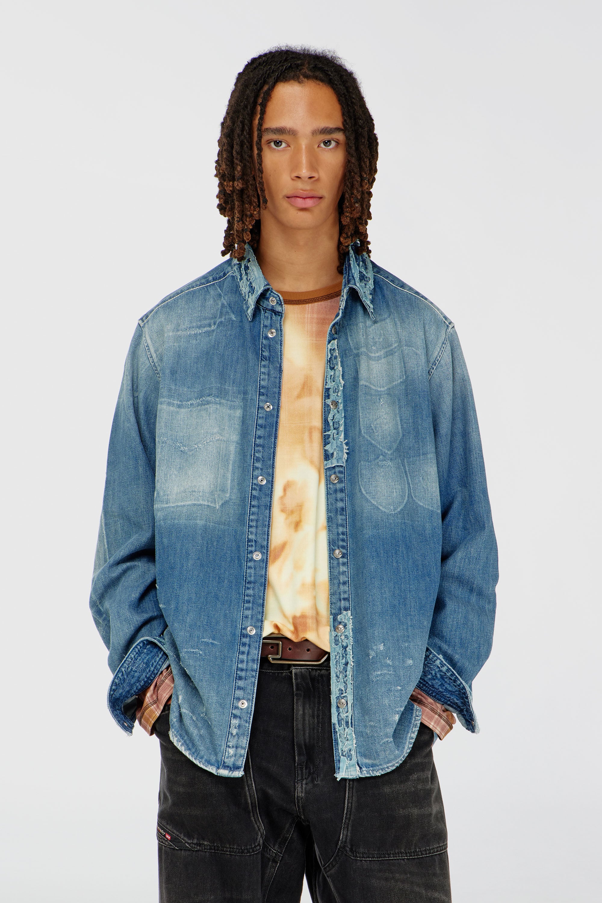 Diesel - D-SIMPLY, Camisa de denim con efecto patch desgastado Hombre in Azul marino - 3