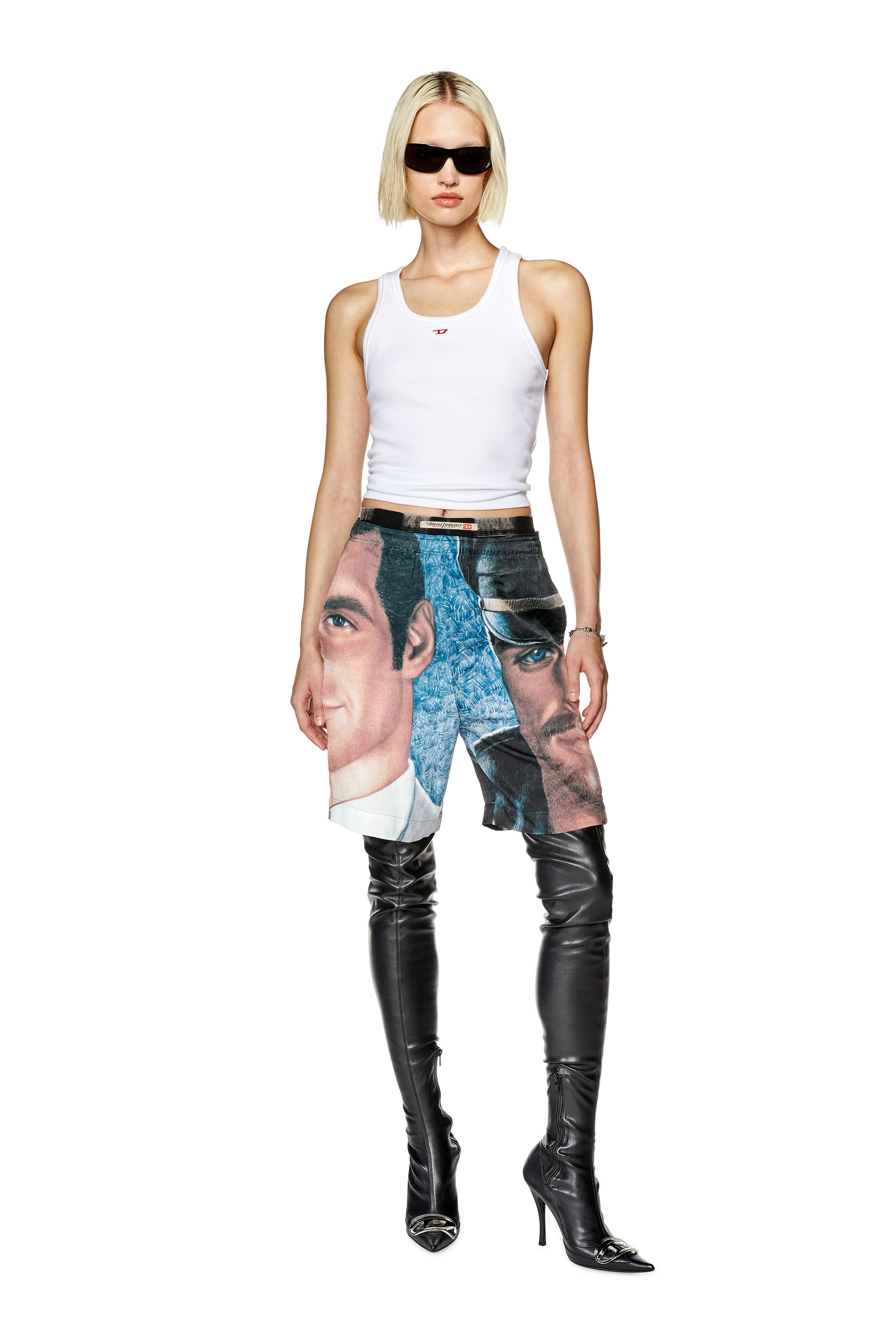 Diesel - PR-P-TOLL-SHO-23A, Pantal&oacute;n corto de sat&eacute;n con estampado all-over Unisex in Azul marino - 6