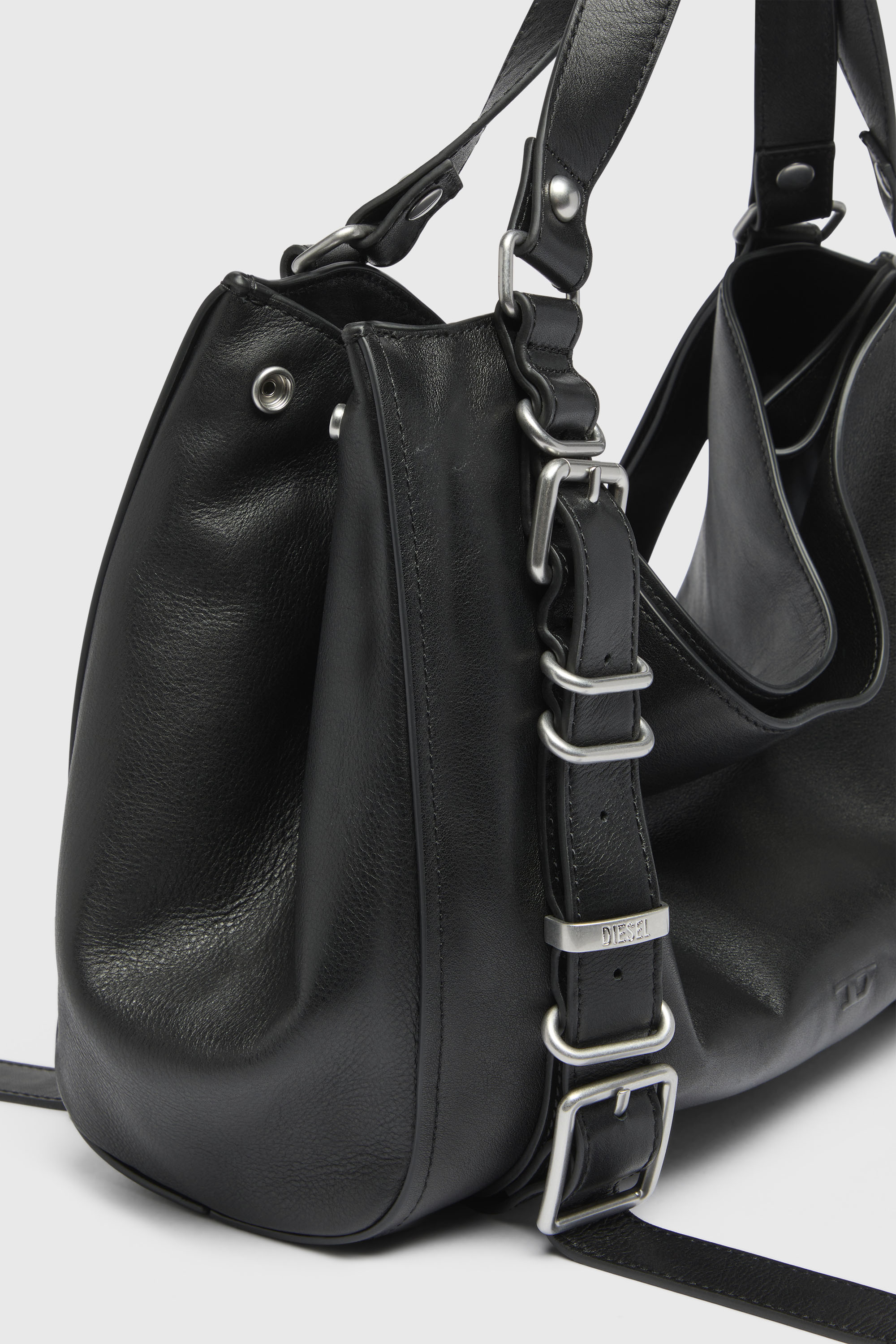 Diesel - D-ONE TOPHANDLE M, D-One-Bolso medium con asa superior de piel tratada Unisex in Negro - 6