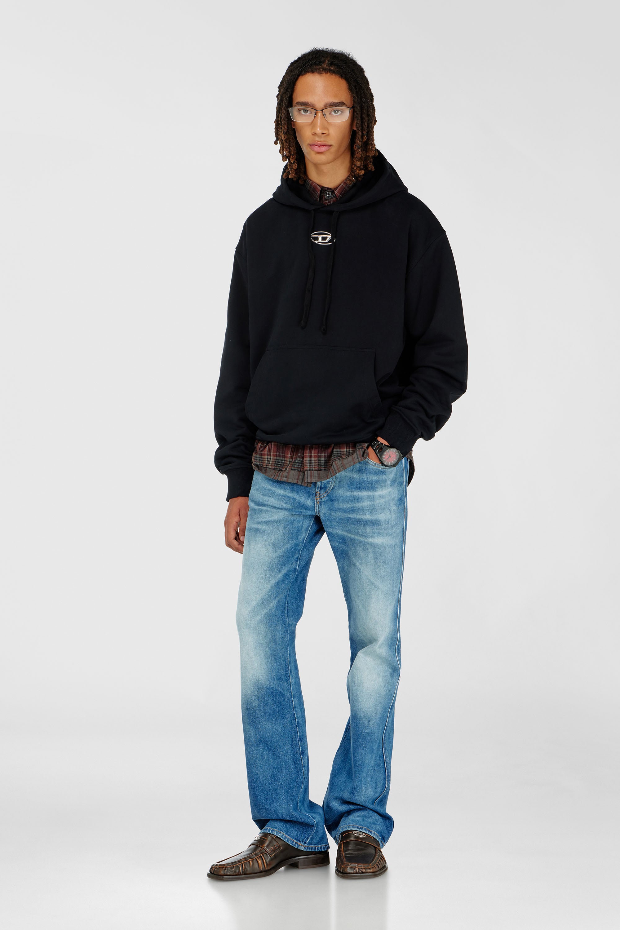 Diesel - S-MACS-HOOD-OD, Sudadera con capucha extragrande con logotipo met&aacute;lico Hombre in Negro - 2