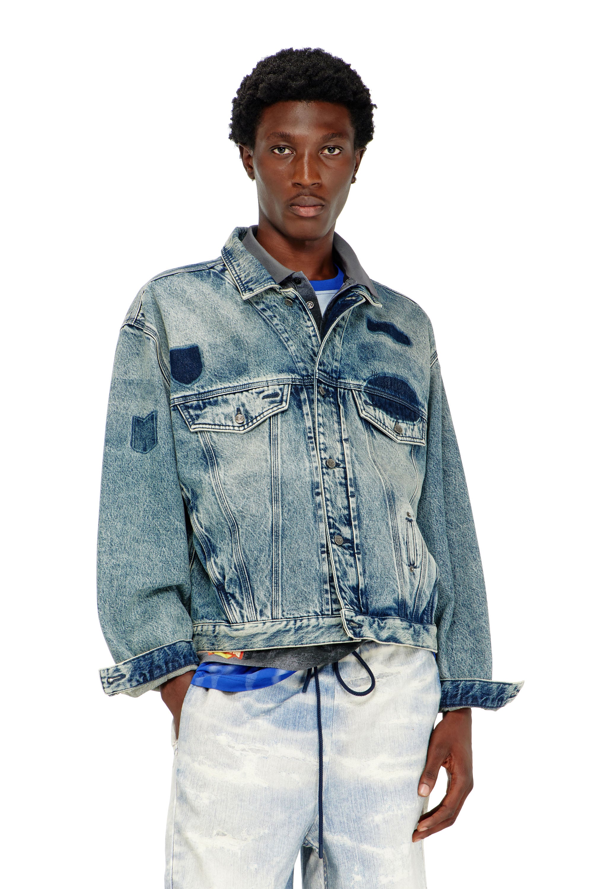Diesel - D-DENVER-S2, Chaqueta trucker con efecto patch Unisex in Azul marino - 1