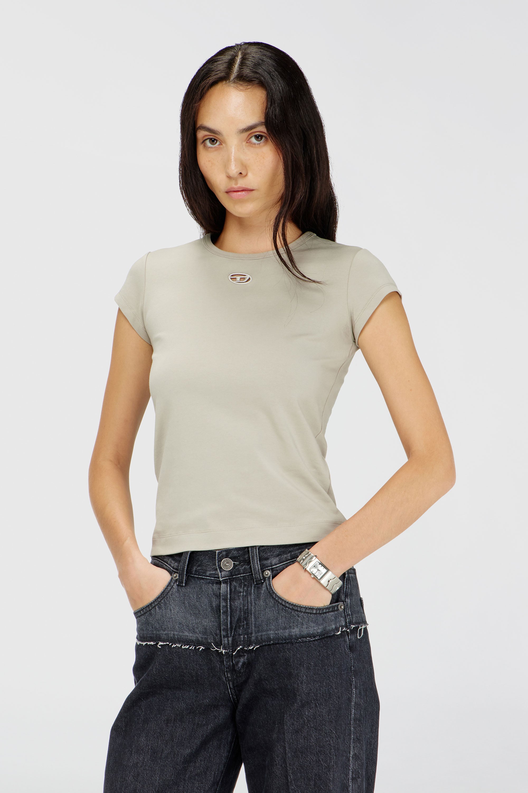 Diesel - T-ANGIE-OD, Camiseta con logotipo bordado con abertura Mujer in Gris - 3