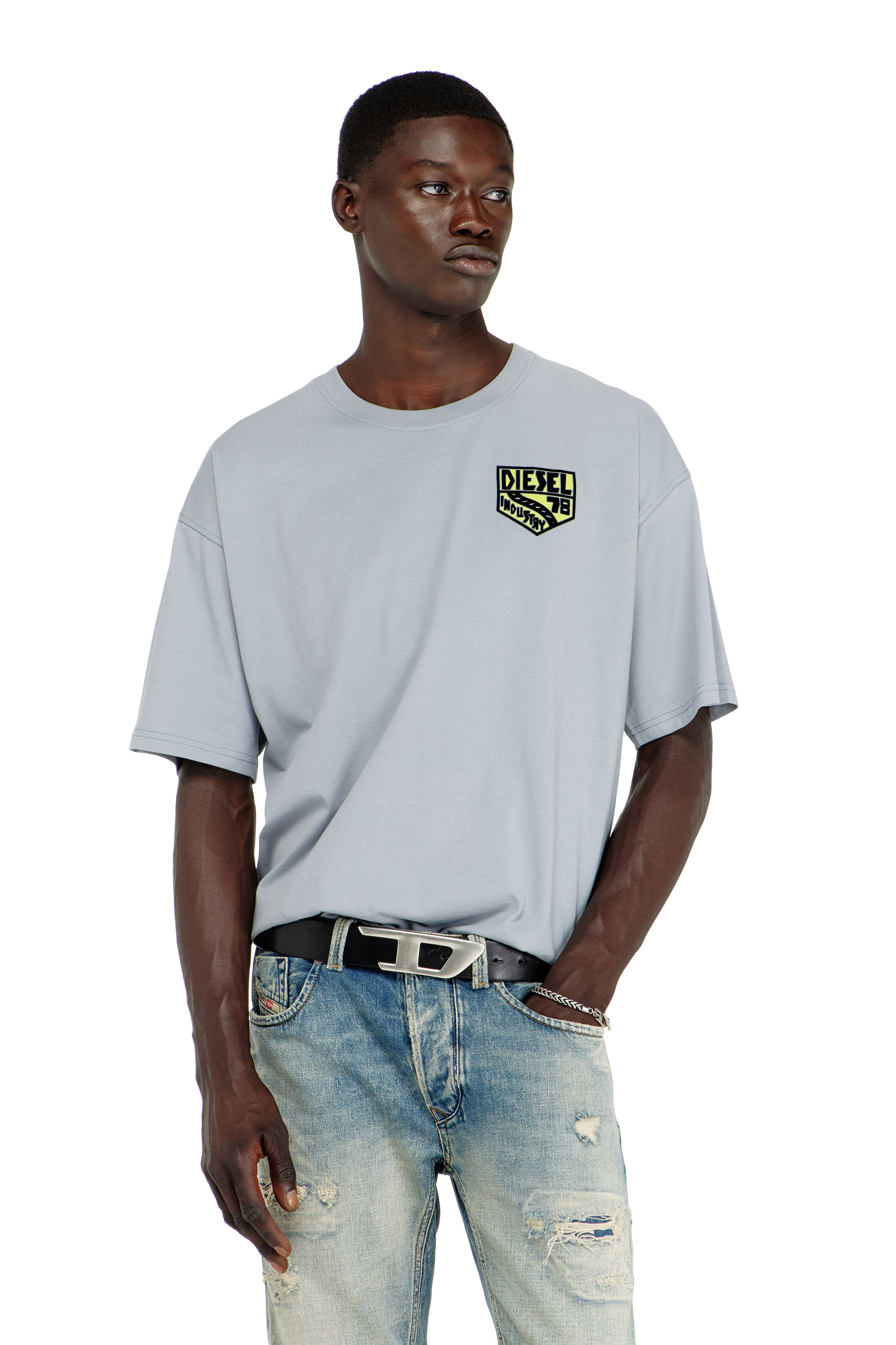 Diesel - T-BOXT-AA15, T-shirt avec imprim&eacute; Diesel Industry sur la poitrine Homme in Gris - 1