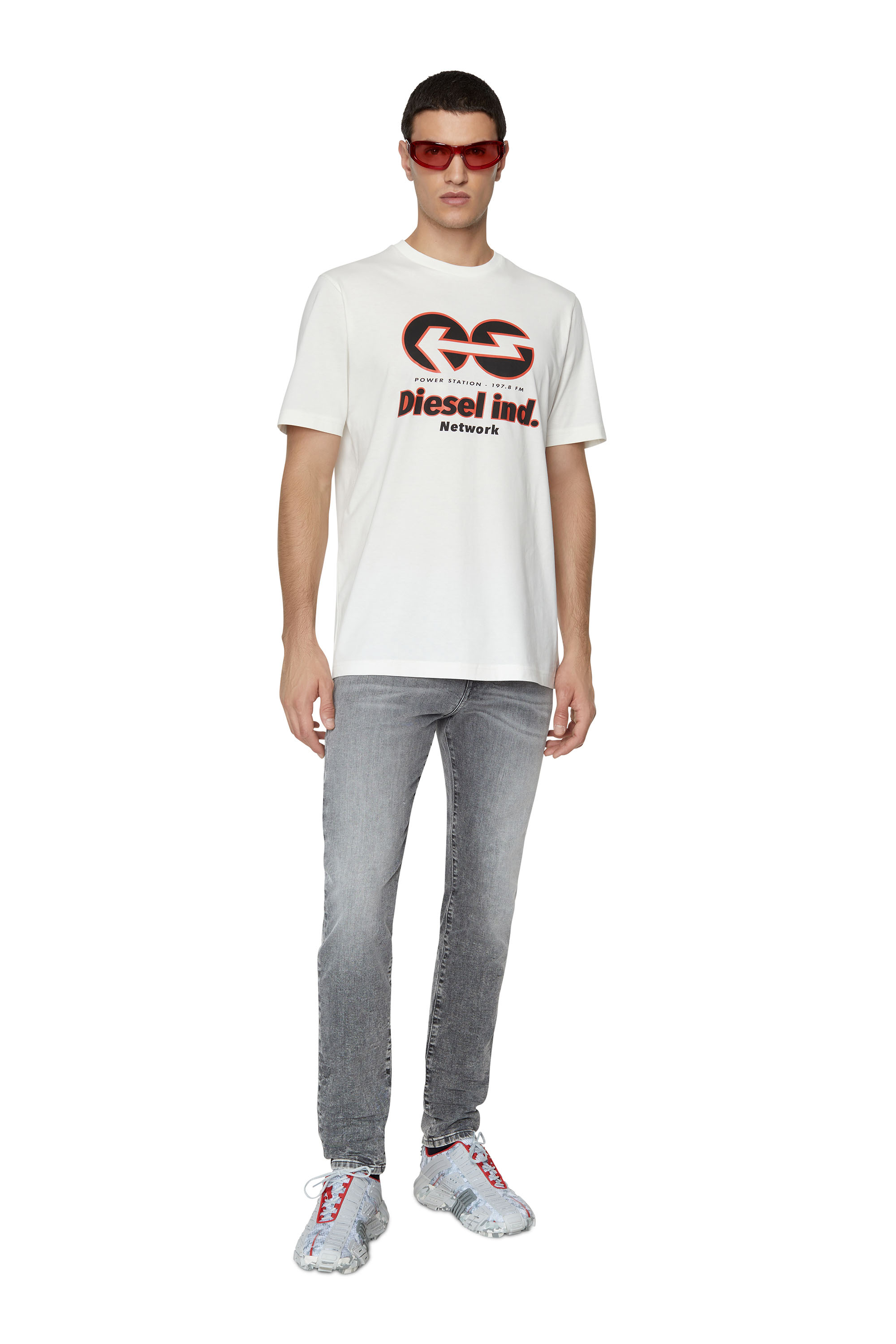 Diesel - Slim 2060 D-Strukt Joggjeans&reg; 09D53, Man's Slim 2060 D-Strukt Joggjeans&reg; in Black/Dark grey - 5