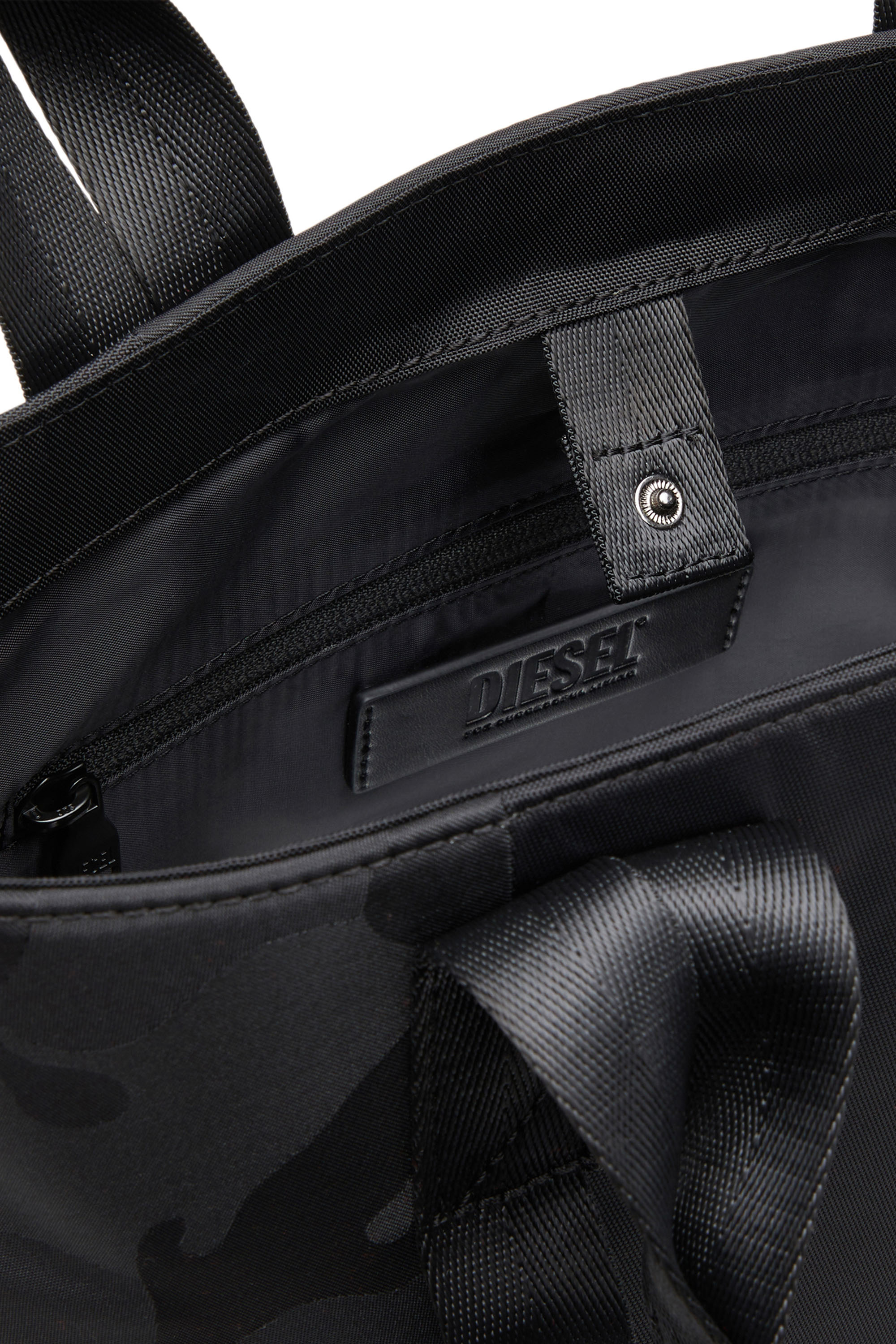 Diesel - DSRT TOTE, Dsrt-Bolso tote utility de nailon estampado Hombre in Negro - 4
