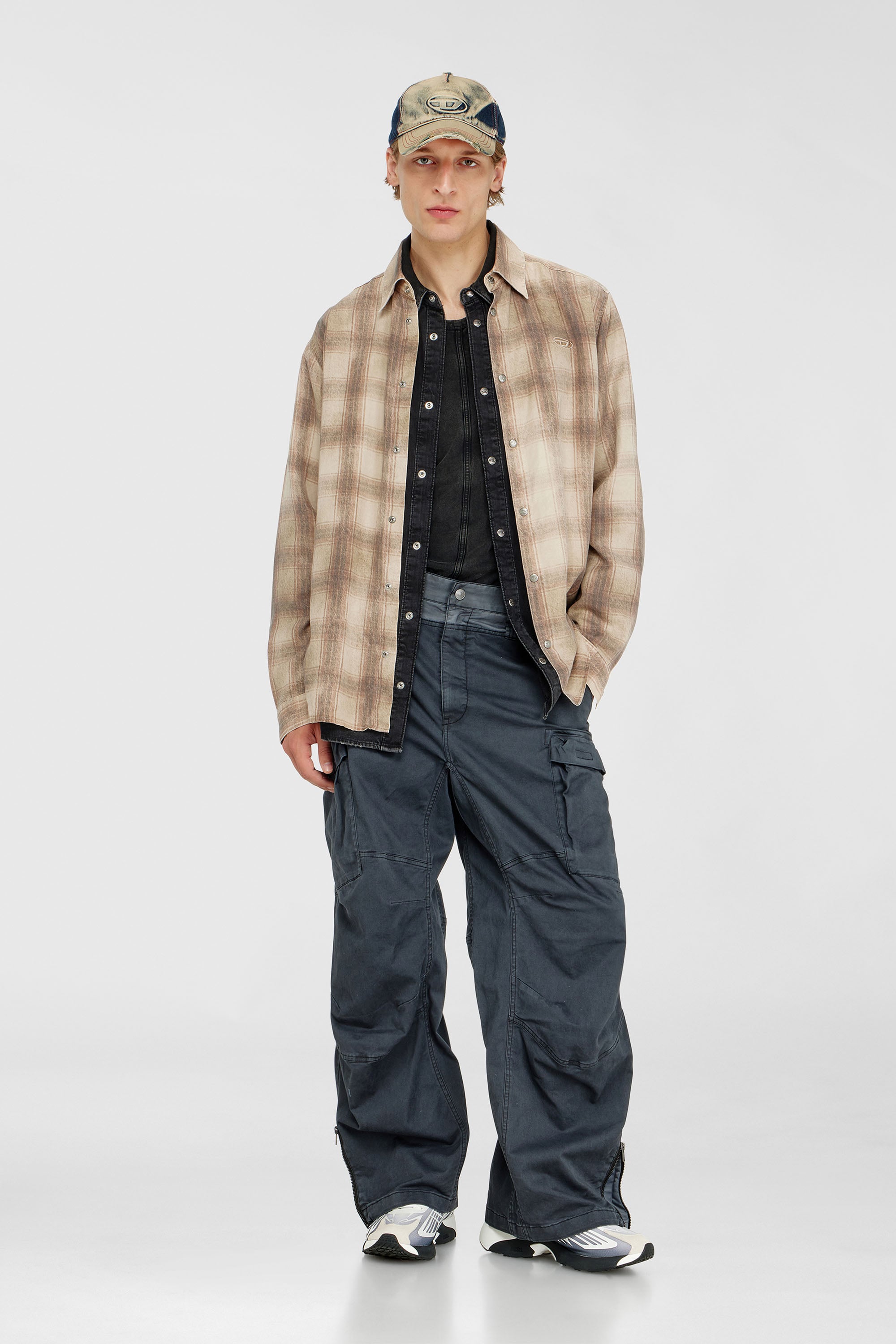 Diesel - P-DELLS, Pantalon cargo en coton et nylon Homme in Bleu - 1