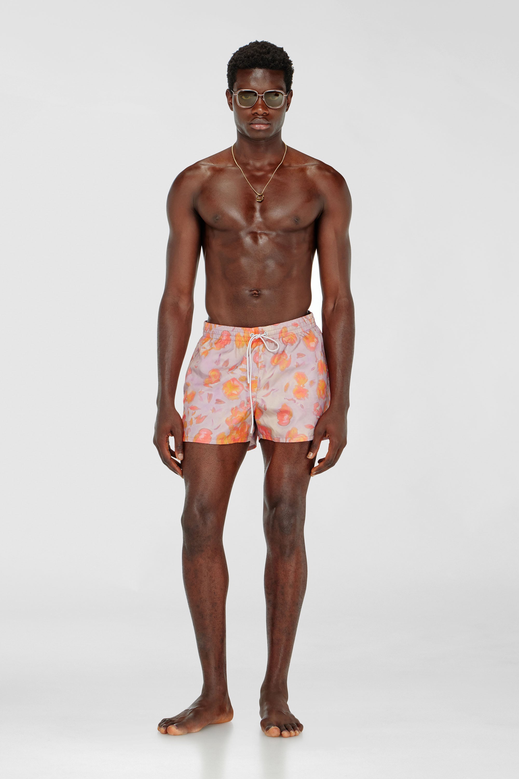 Diesel - OLLY-34-D-CORE, Short de bain m&eacute;tallis&eacute; &agrave; motif floral Homme in Violet - 2