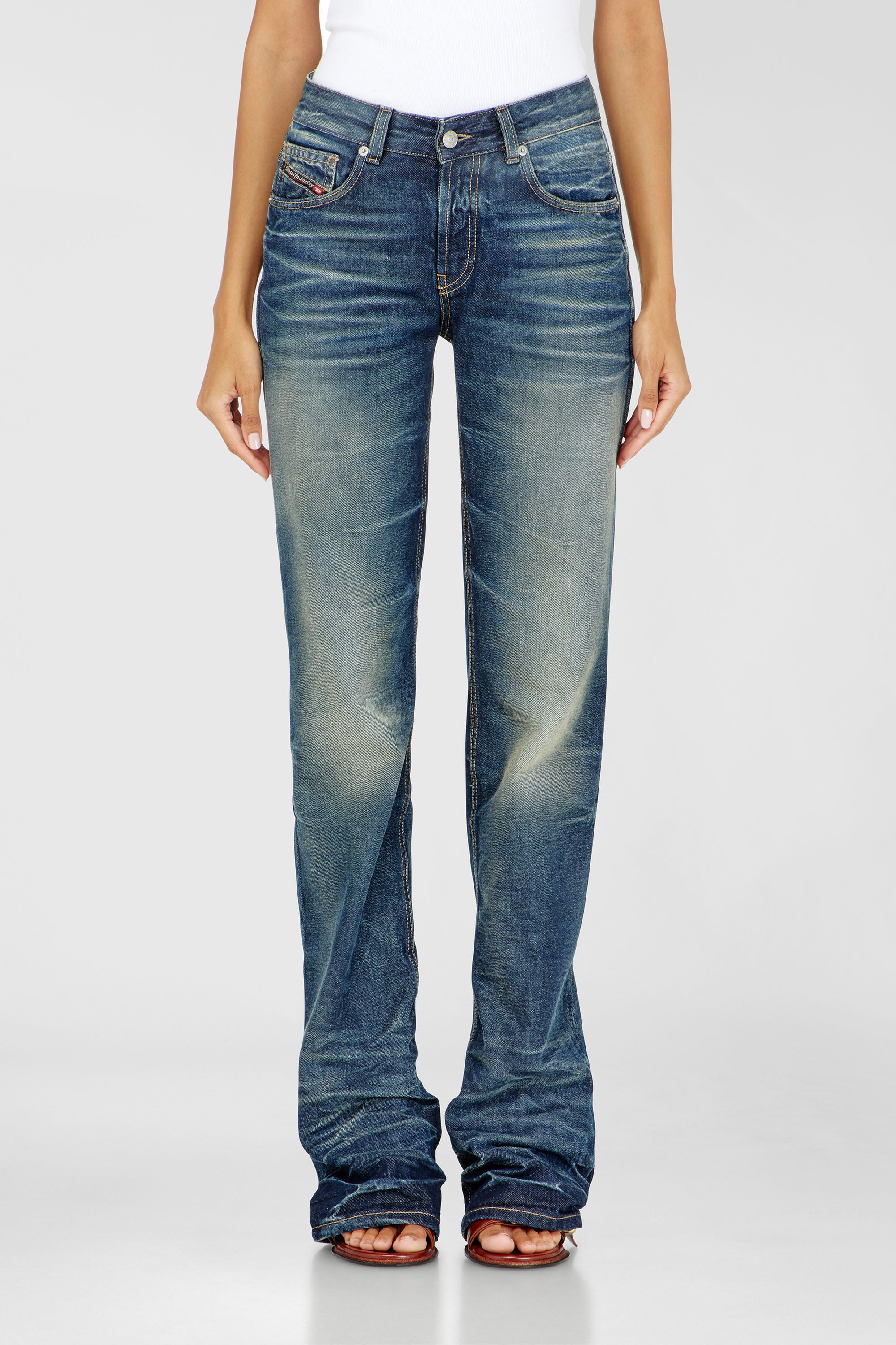 Diesel - Regular Jeans D-Heel 0DBFC Mujer, Azul medio - 2