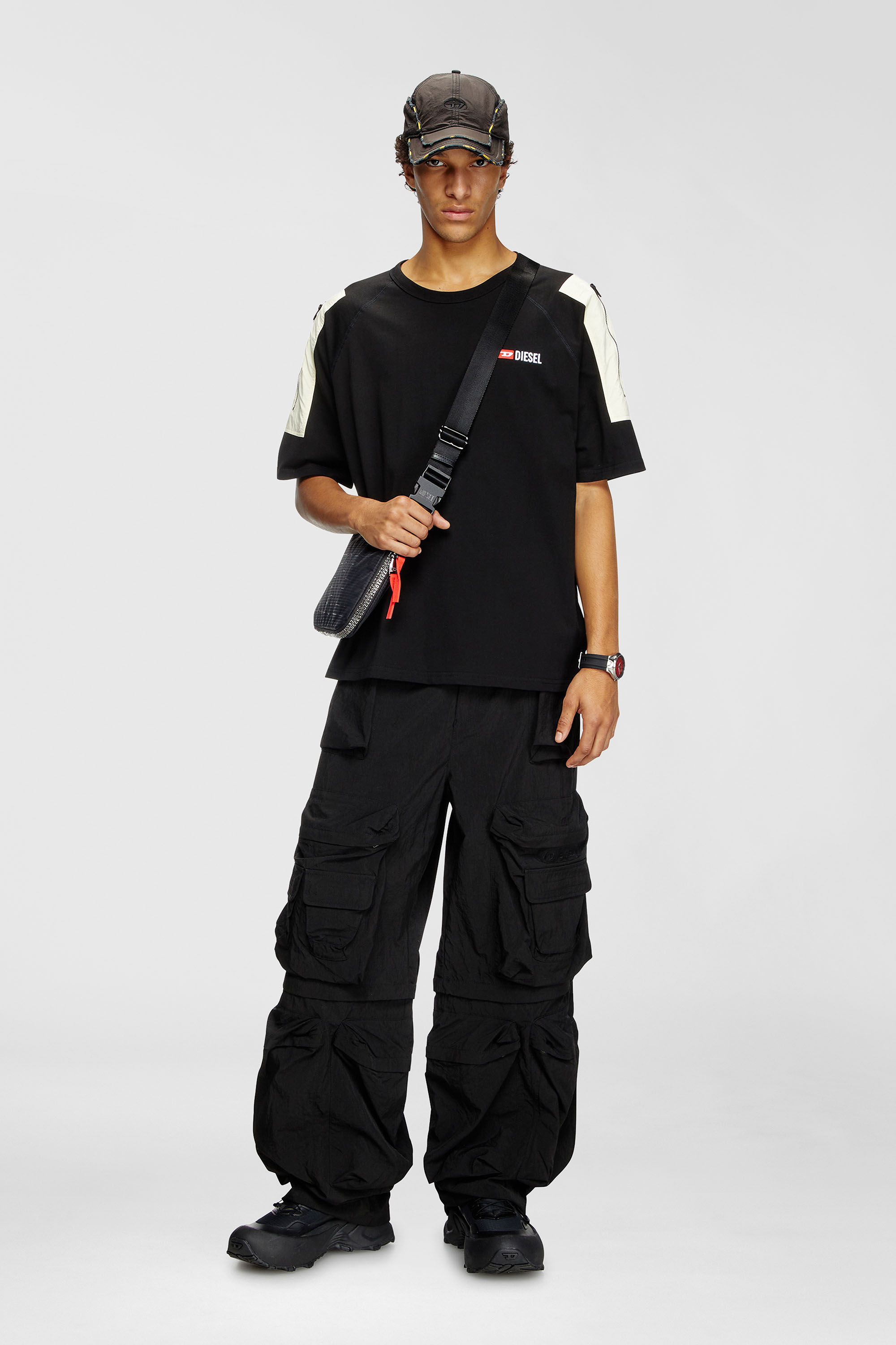 Zip-D X-Expandable utilitarian shoulder bag