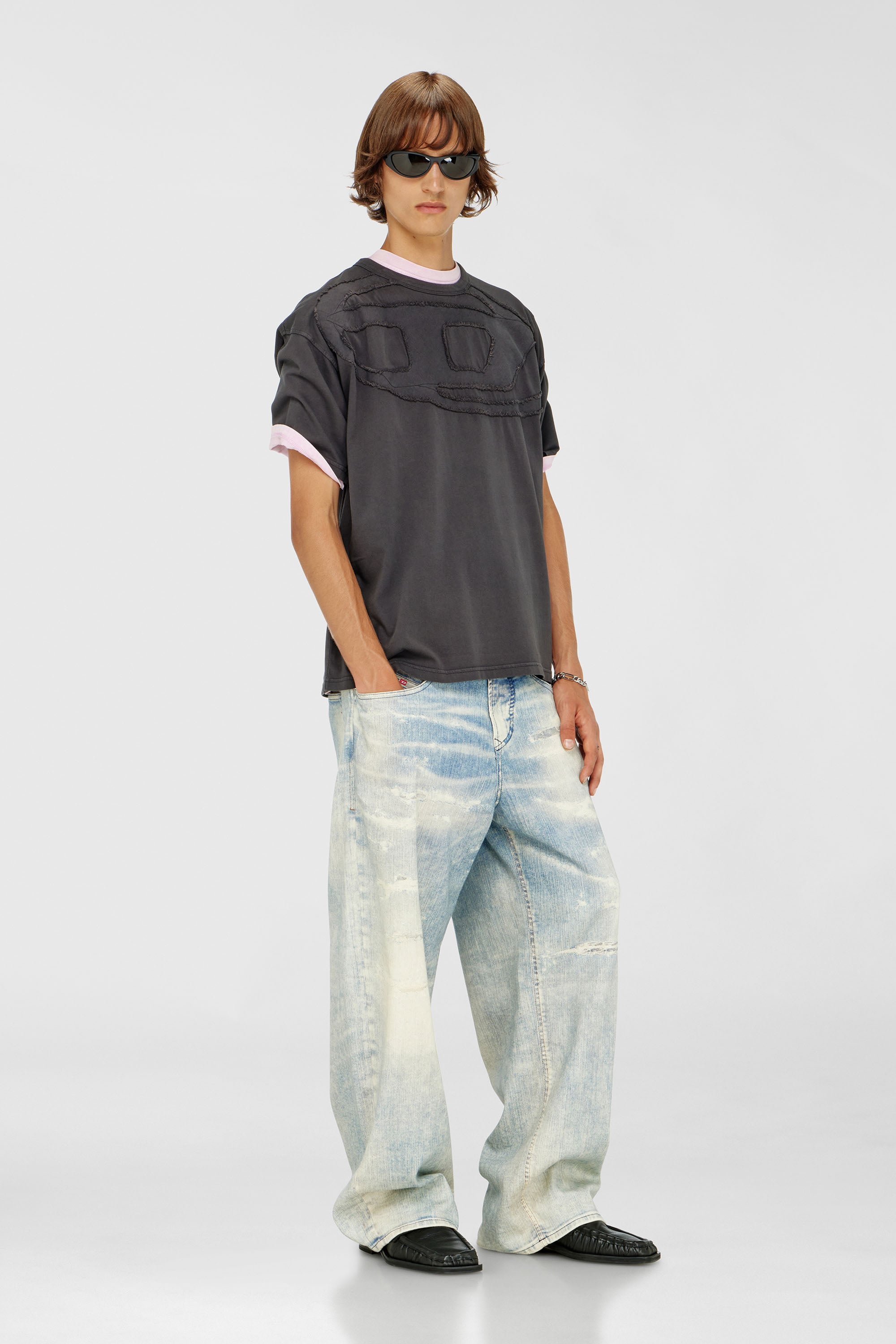 Diesel - T-BOXT-DEN, Male's Relaxed cotton T-shirt with Oval D applique in Grey - 2