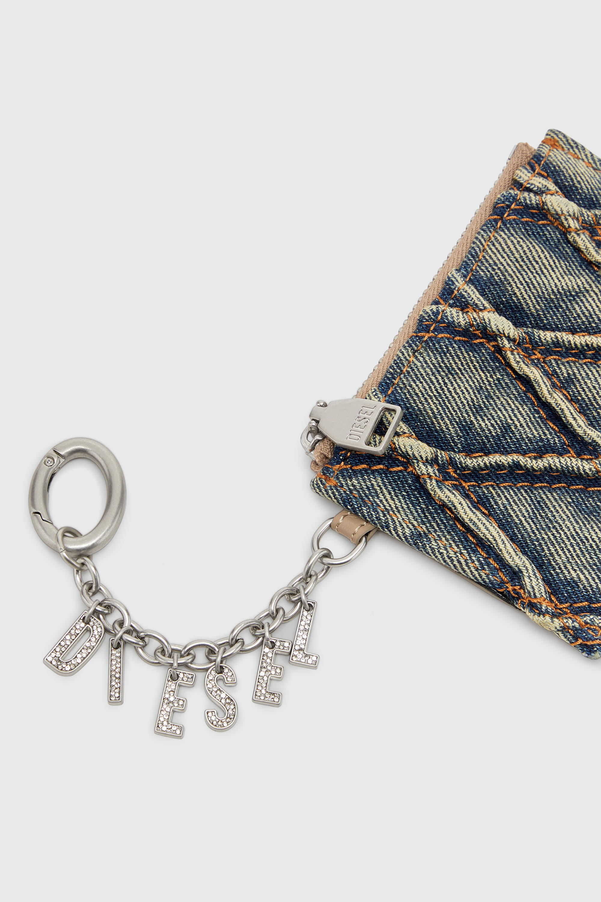 Diesel - CARD HOLDER WITH CHAIN, Tarjetero de denim acolchado con motivo argyle Mujer in Azul marino - 4