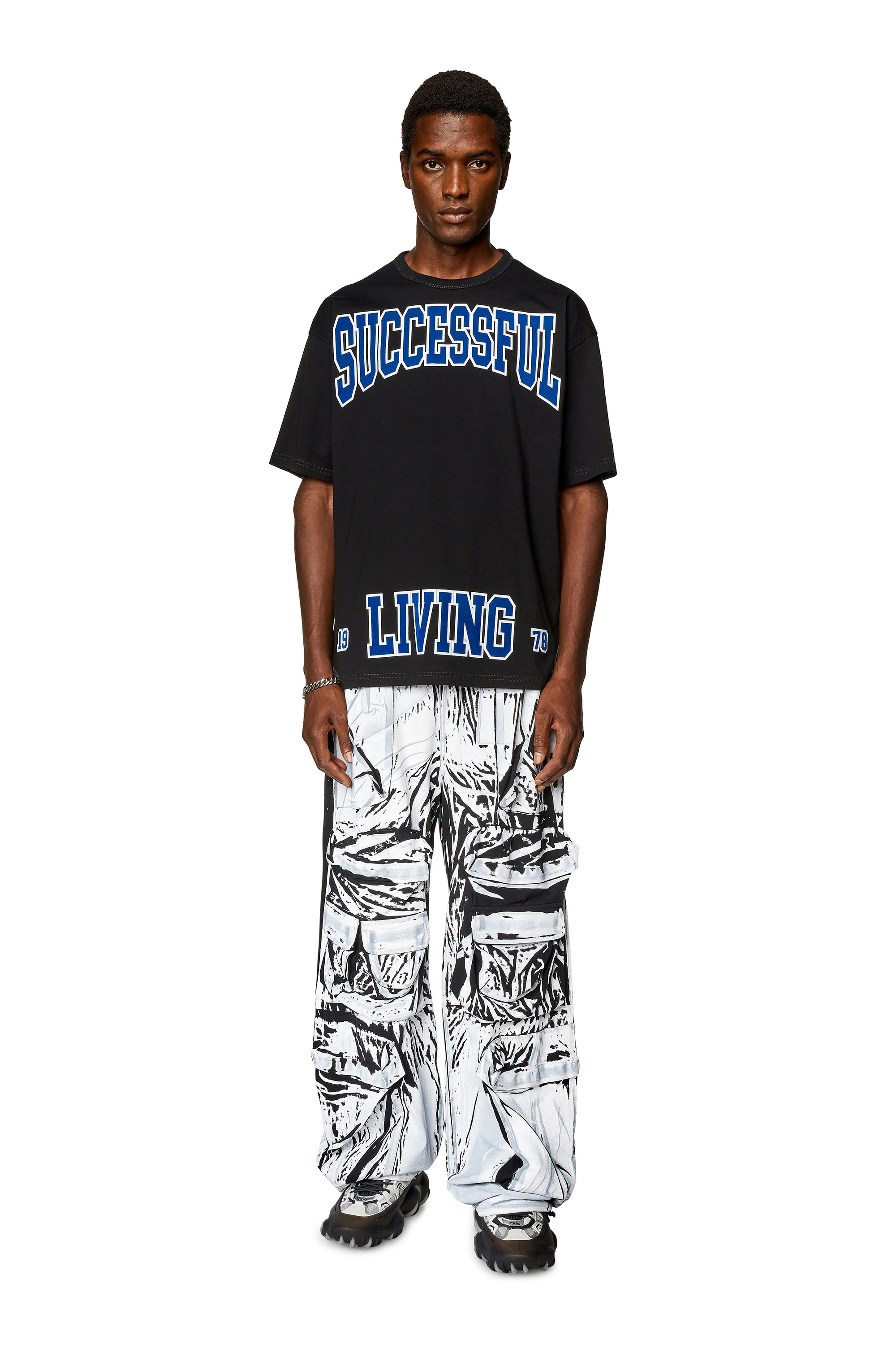 Diesel - T-BOXT-N9, T-shirt &agrave; logo style universitaire en coton bio Homme in Noir - 1