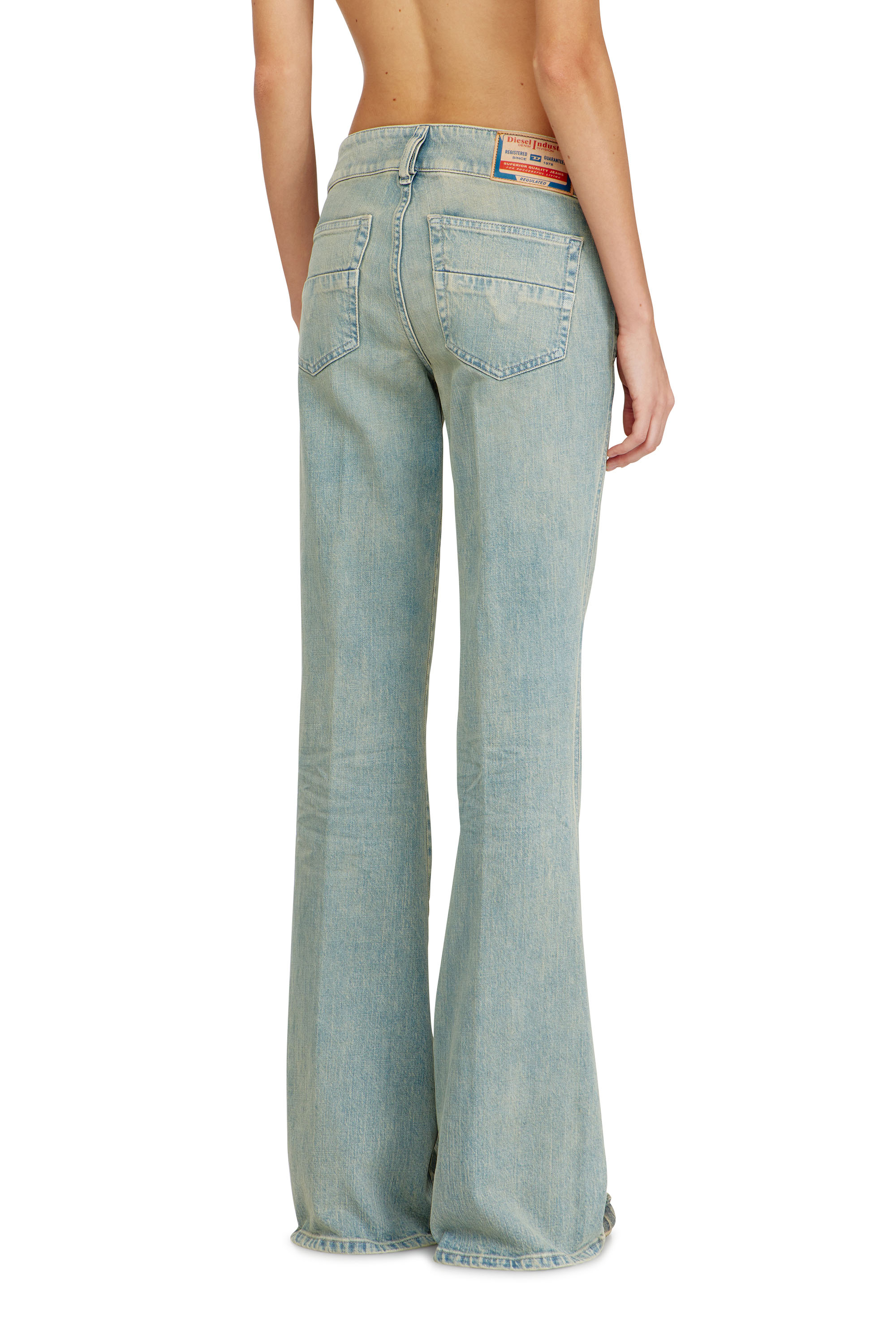 Diesel - Bootcut Jeans D-Hush 09N33 Femme, Bleu moyen - Image 4