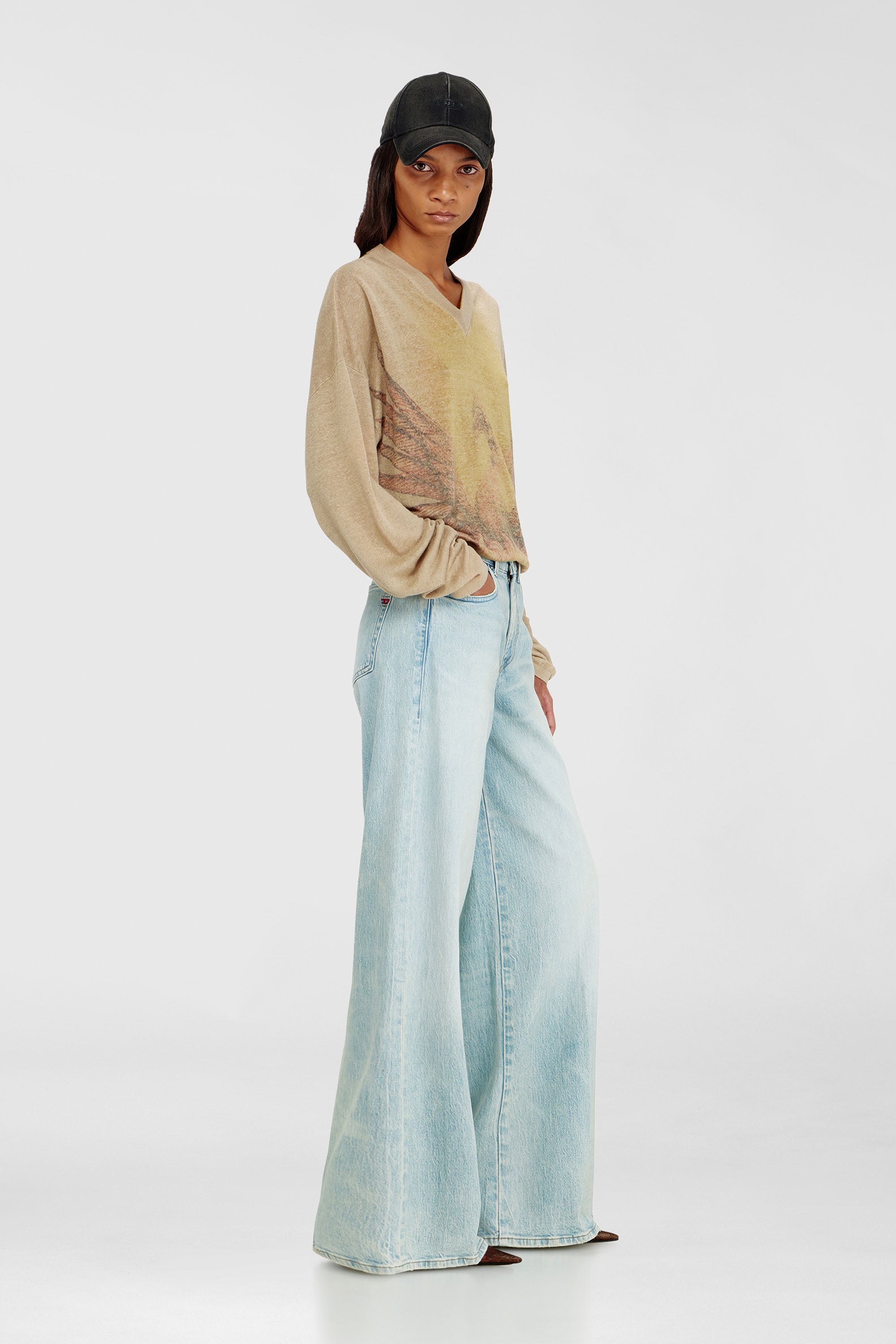 Diesel - Flare Jeans 1978 D-Akemi 0KBBX Femme, Bleu Clair - Image 2