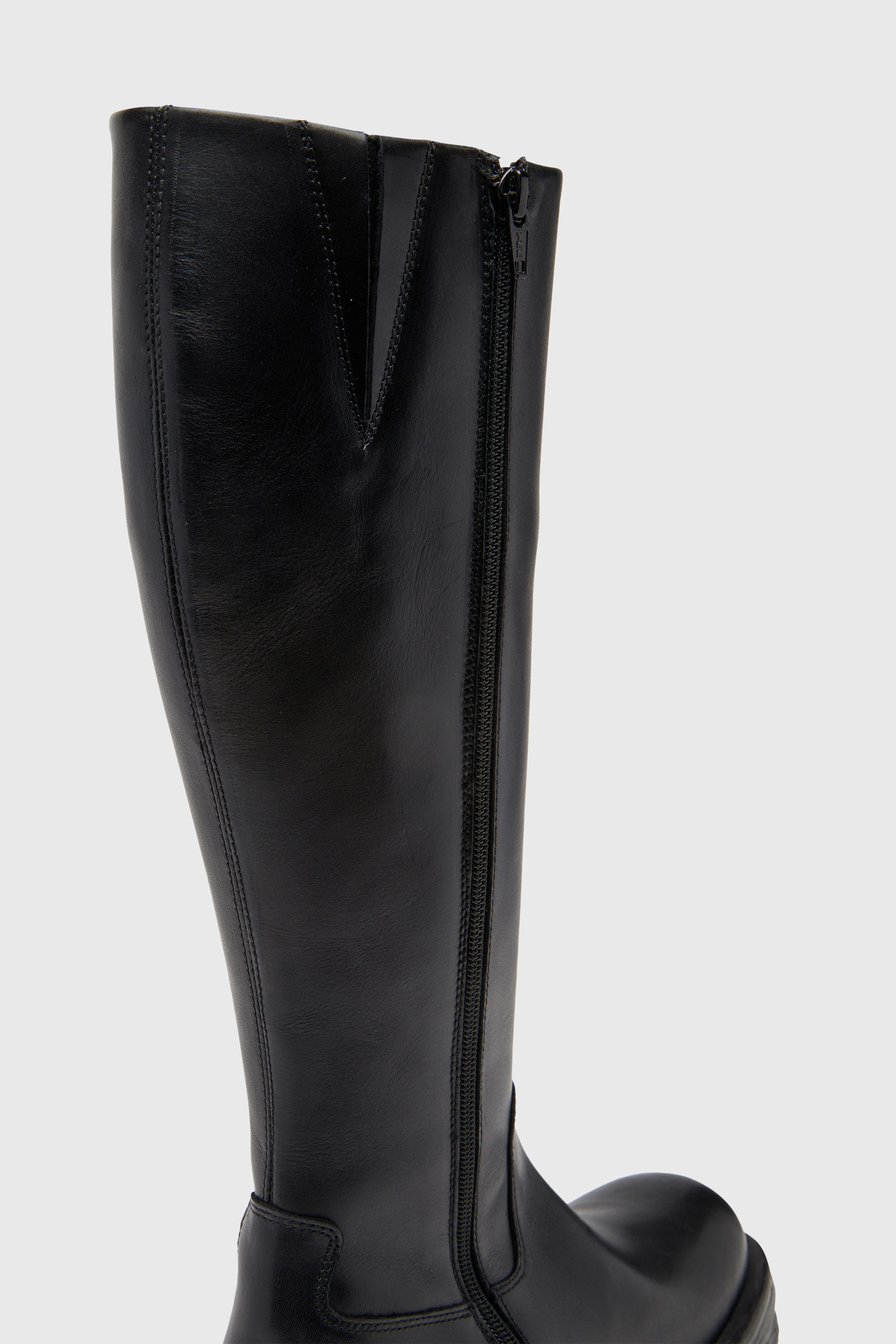Diesel - D-HAMMER HB D W, Woman's D-Hammer-Leather knee-high boots in Black - 4