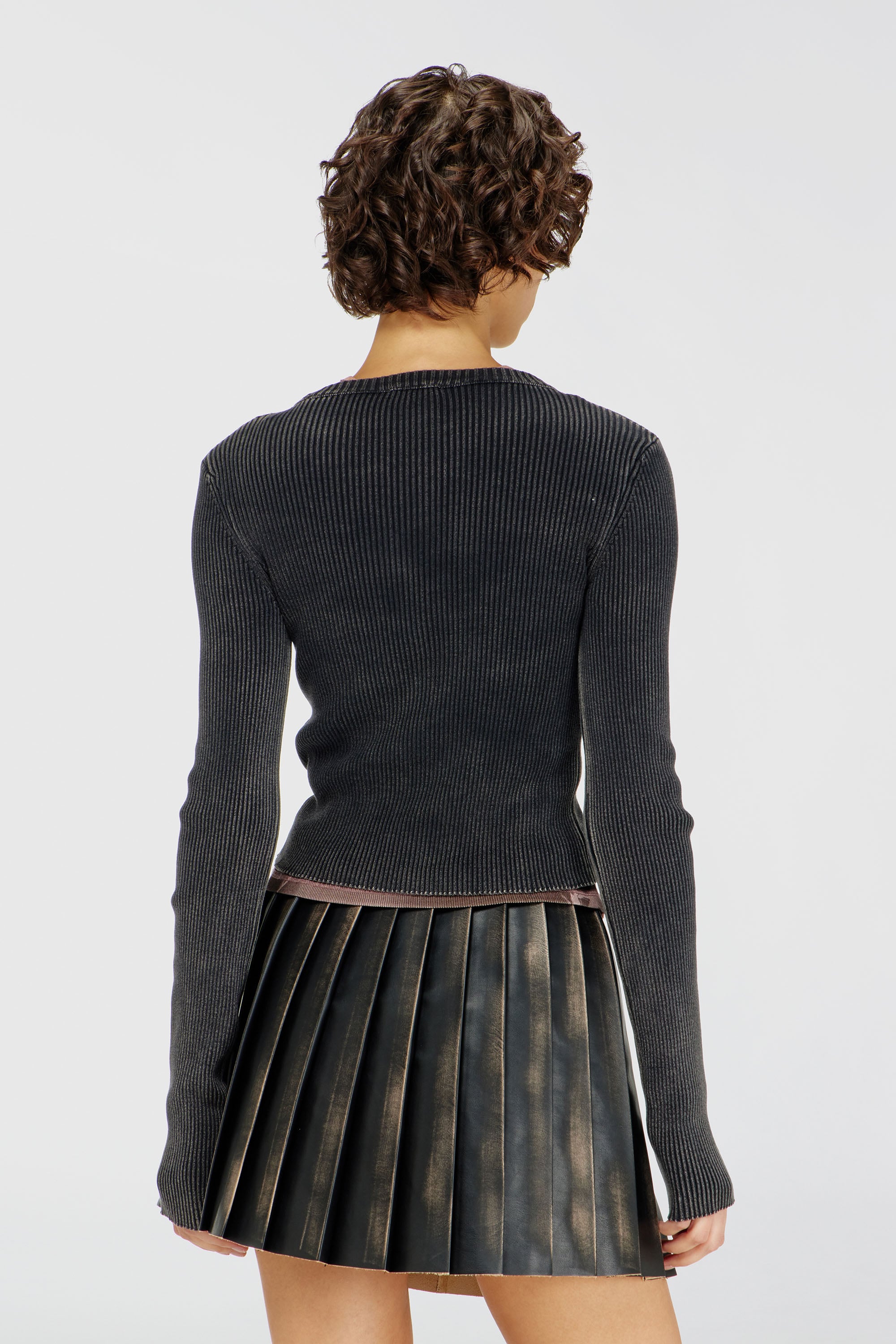 Diesel - M-ANCHOR-A, Jersey corto con logotipo recortado Mujer in Negro - 5