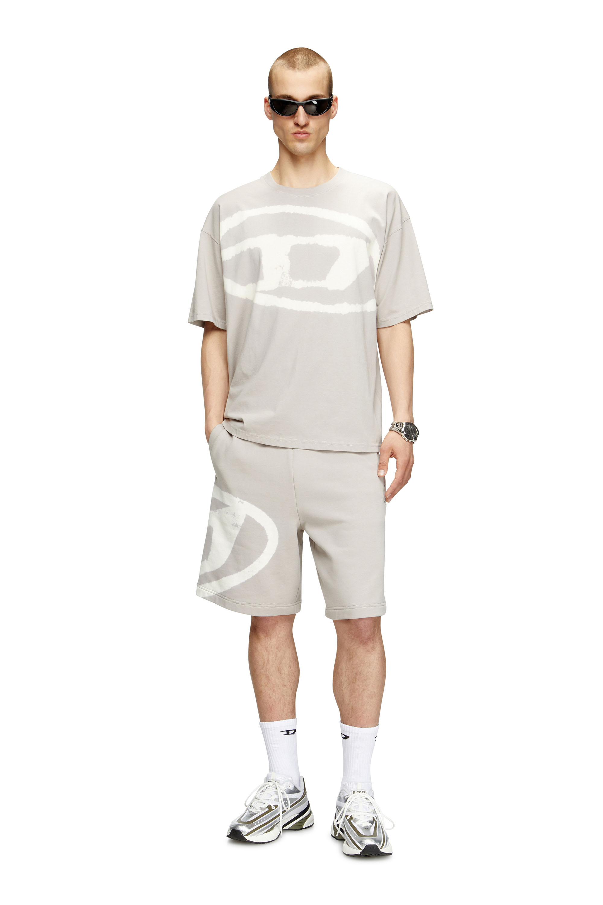 Diesel - T-BOXT-BLEACH, Male's T-shirt with bleached Oval D logo in Grey - 1