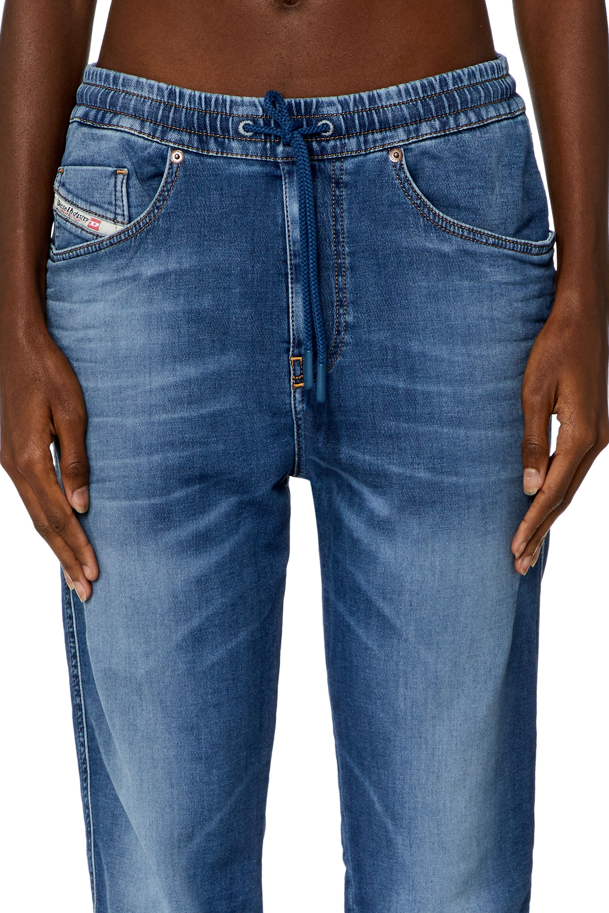 Diesel - Regular 2041 D-Fayza Joggjeans&reg; 068HY Femme, Bleu moyen - Image 4