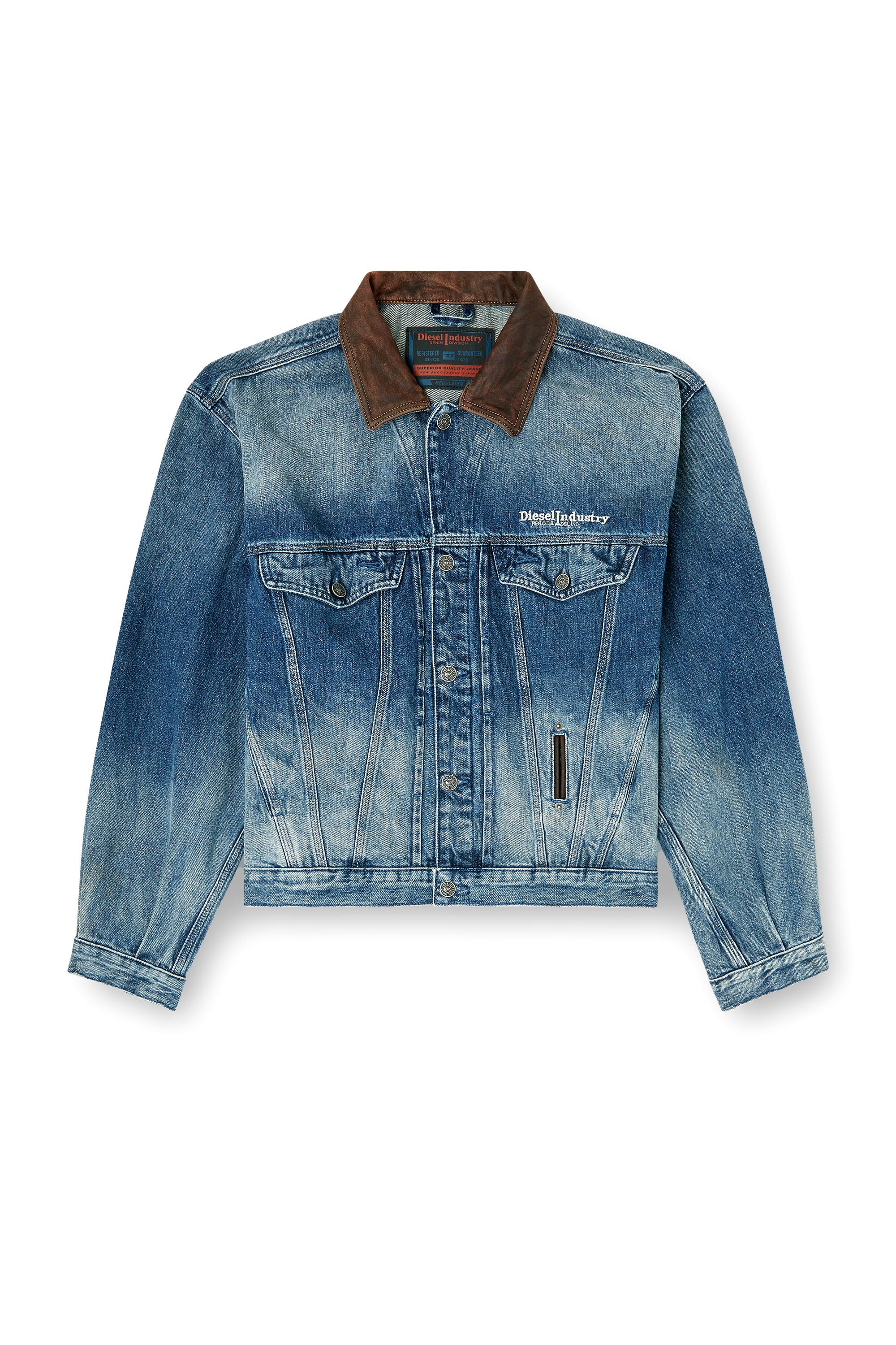 Diesel - D-DENVER-S1, Chaqueta vaquera tipo trucker con adornos de cuero en contraste Unisex in Azul marino - 3