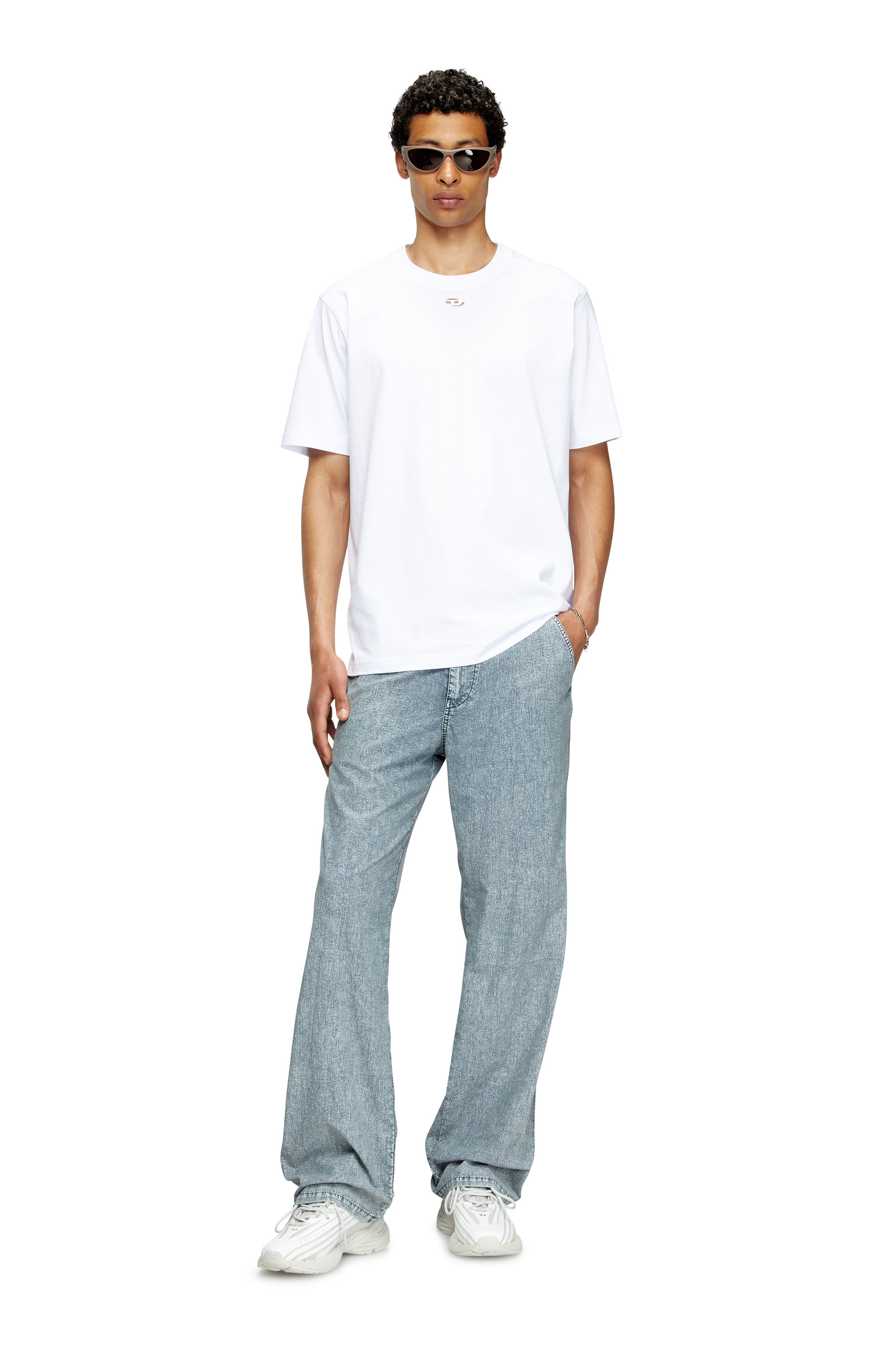 Diesel - T-ADJUST-MAREY, T-shirt avec cut-out à logo Oval D Homme in Blanc - 1