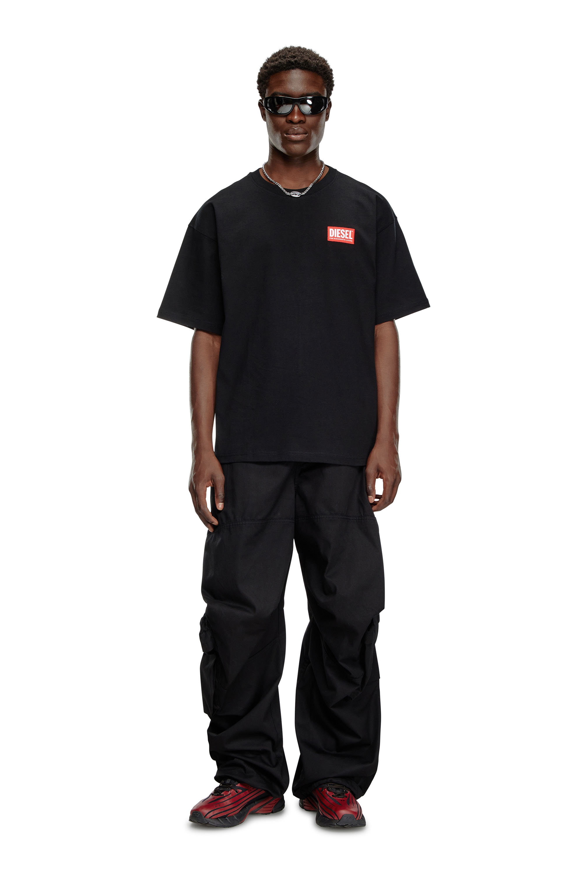 Diesel - T-BOXT-LAB, T-shirt avec empiècement à logo en jacquard Homme in Noir - 2