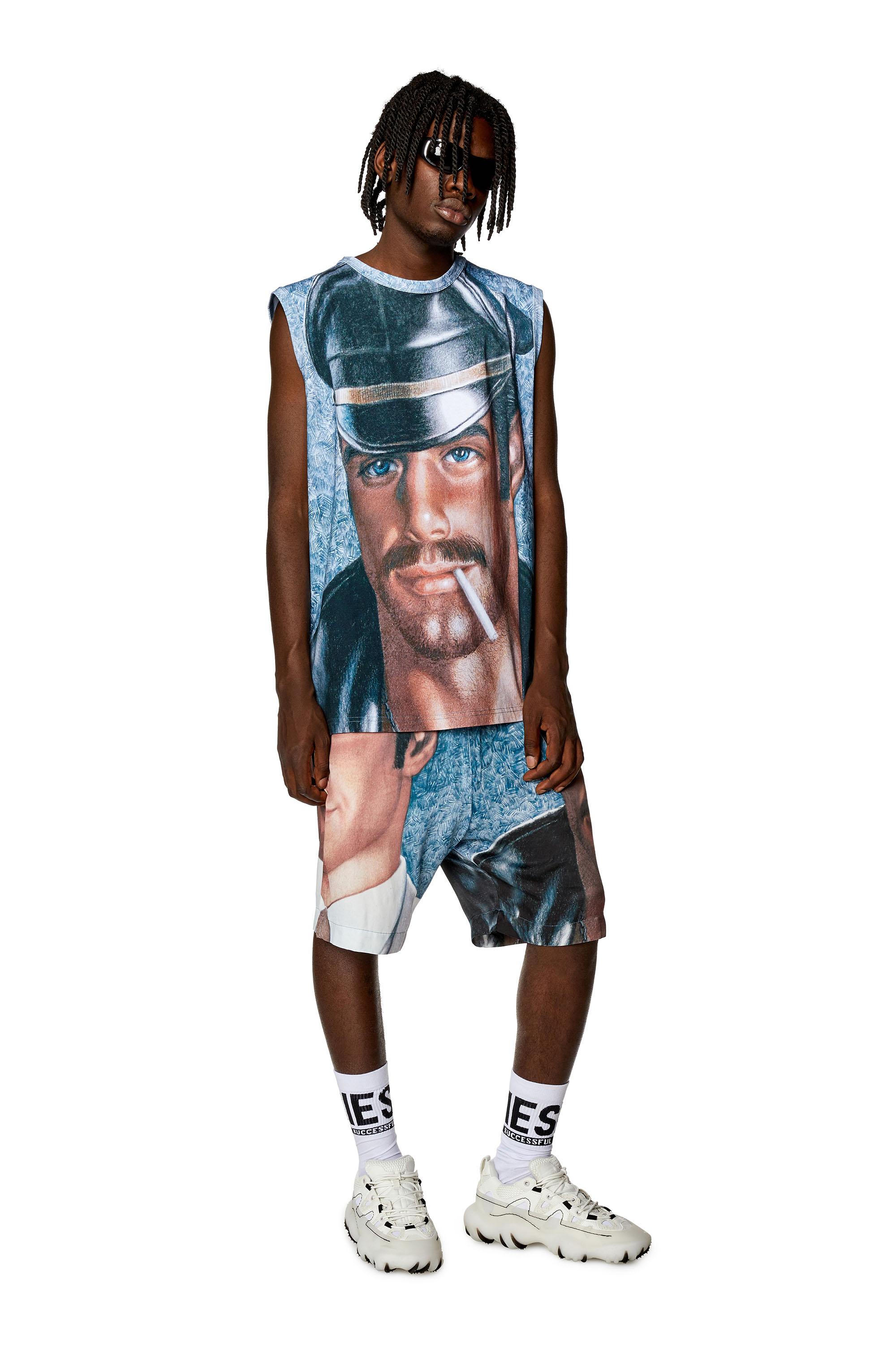 Diesel - PR-P-TOLL-SHO-23A, Pantal&oacute;n corto de sat&eacute;n con estampado all-over Unisex in Azul marino - 1