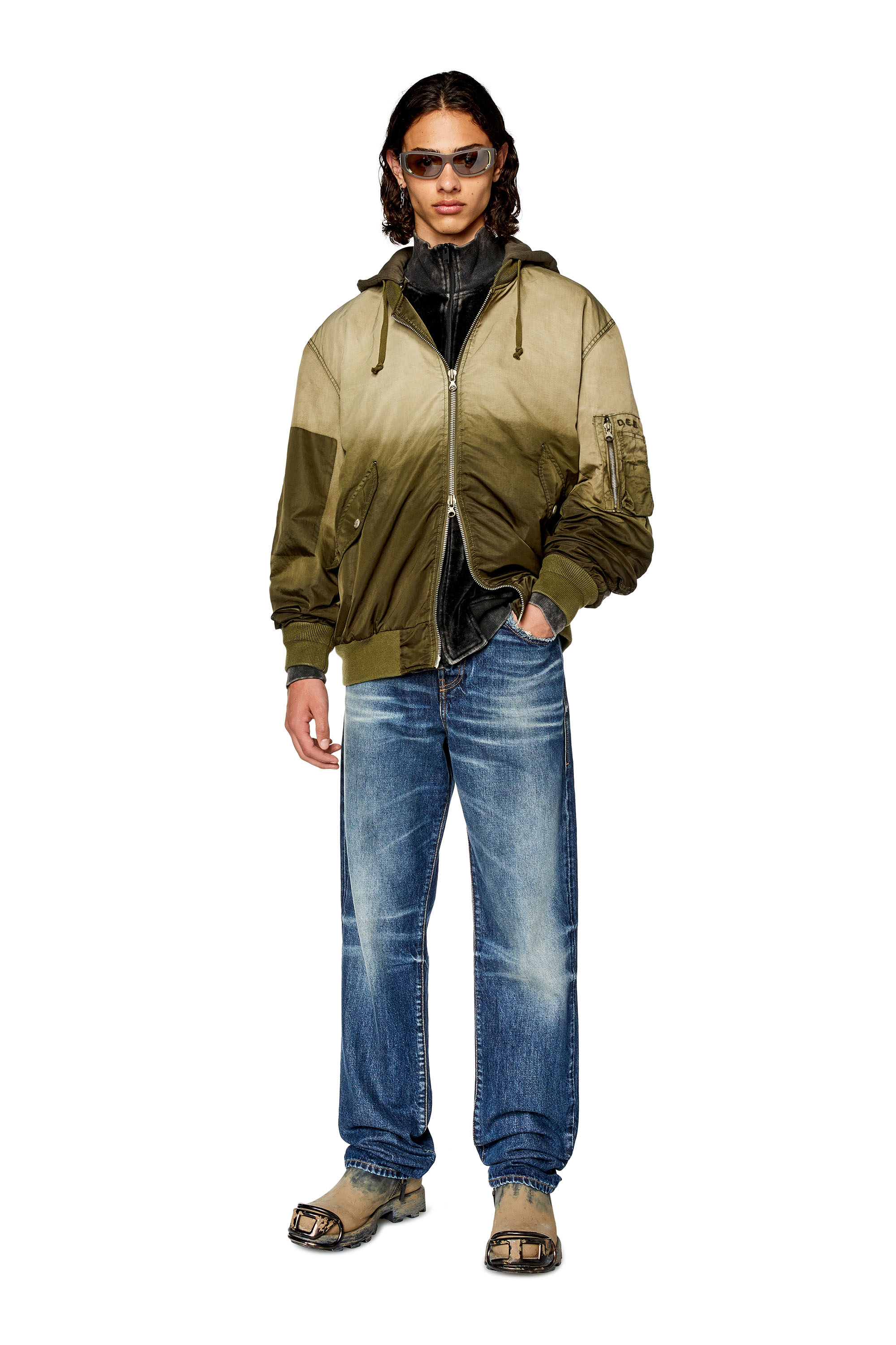 Diesel - J-COMMON, Chaqueta bomber con capucha de sat&eacute;n de nailon tratado Hombre in Marr&oacute;n - 1