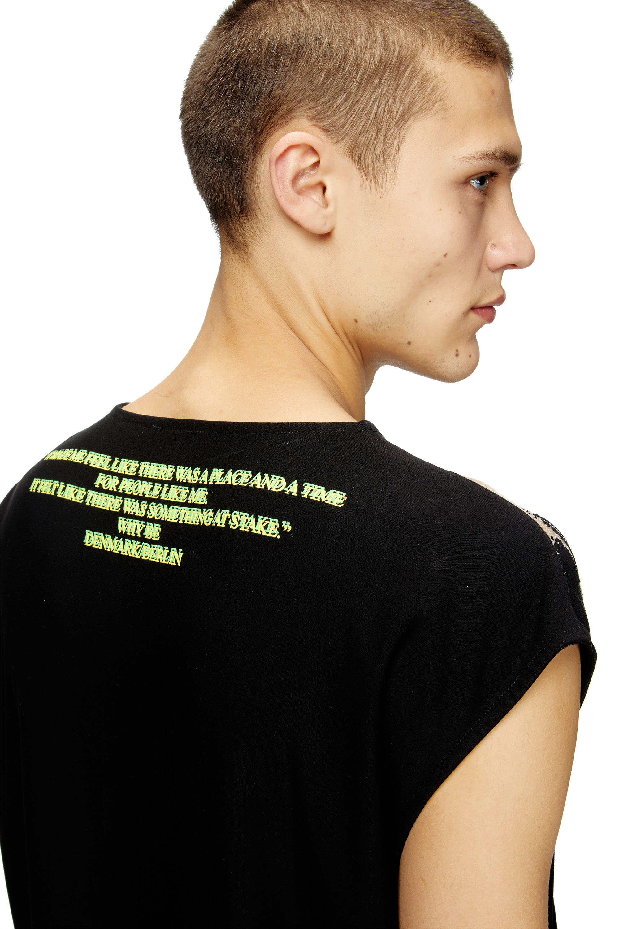 Diesel - T-ISAK-A, T-shirt sans manches avec imprimé paroles Mixte in Noir - 3