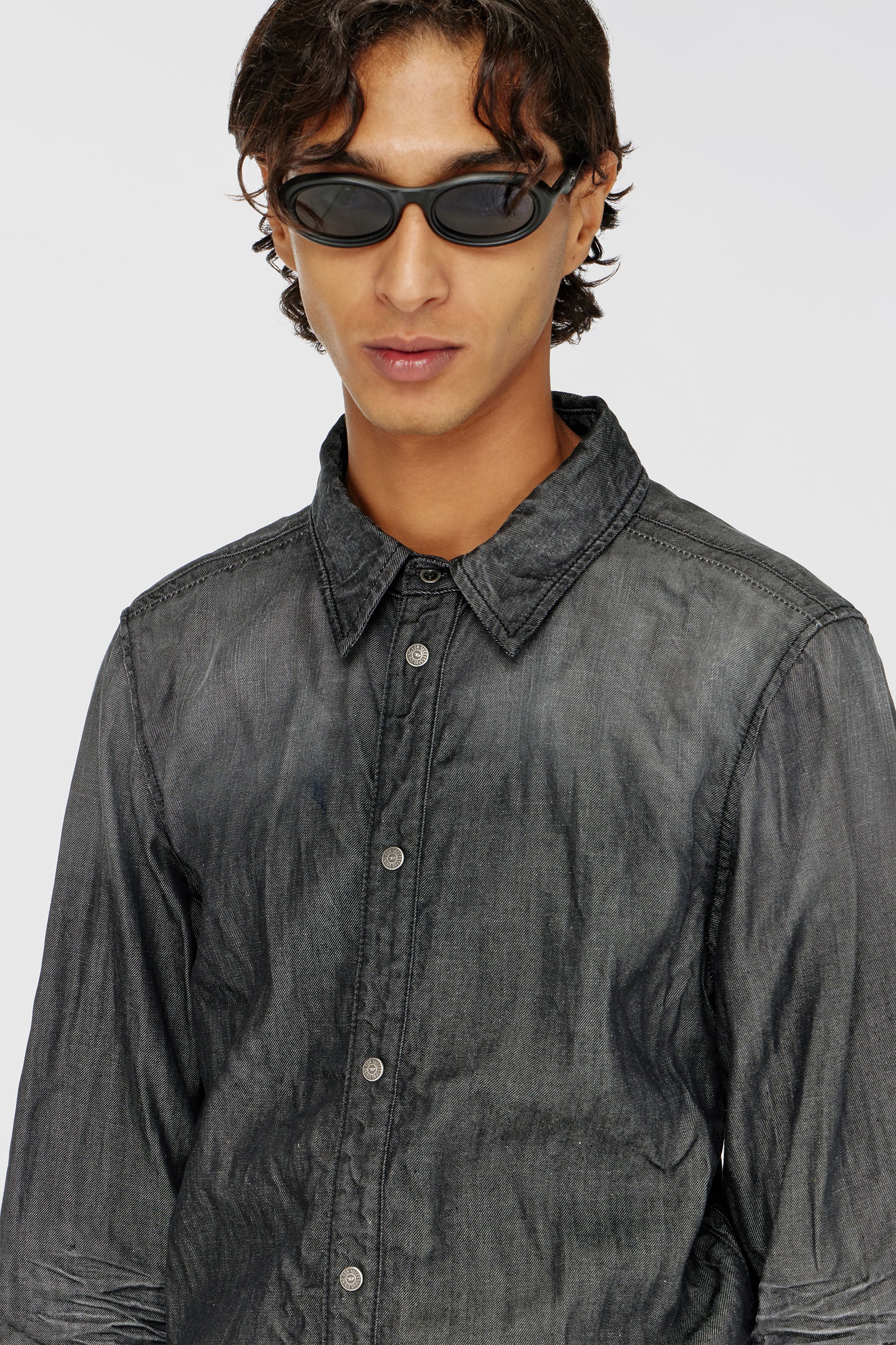 Diesel - D-SYNAR-FSJ2, Male's Shirt in creased denim in Dark Grey - 4