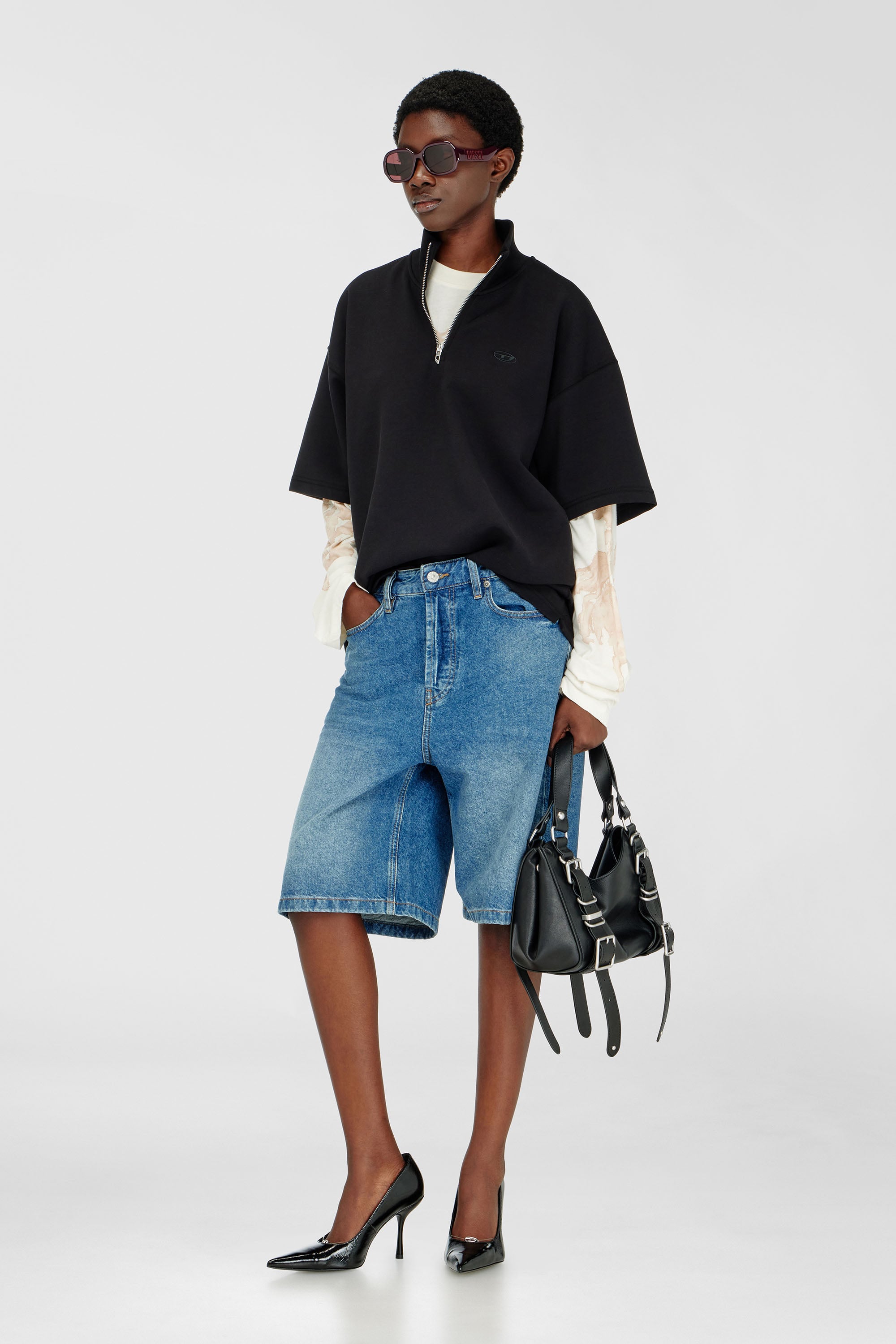 Diesel - DE-SIRE-SHORT, Female's Shorts in clean-washed denim in Medium Blue - 1