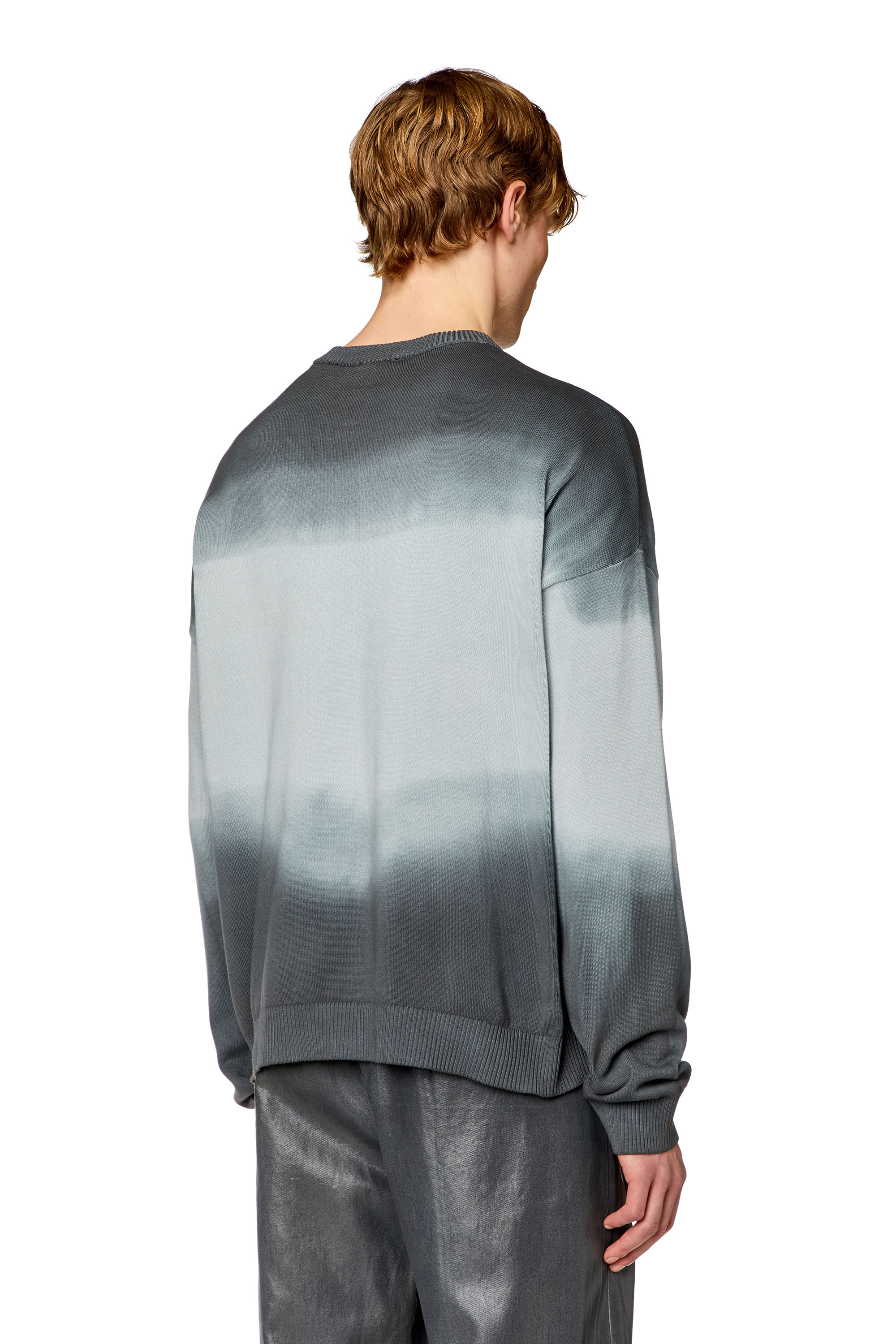 Diesel - K-NEVIL, Pull d&eacute;grad&eacute; avec logo oversize Homme in Bleu - 4