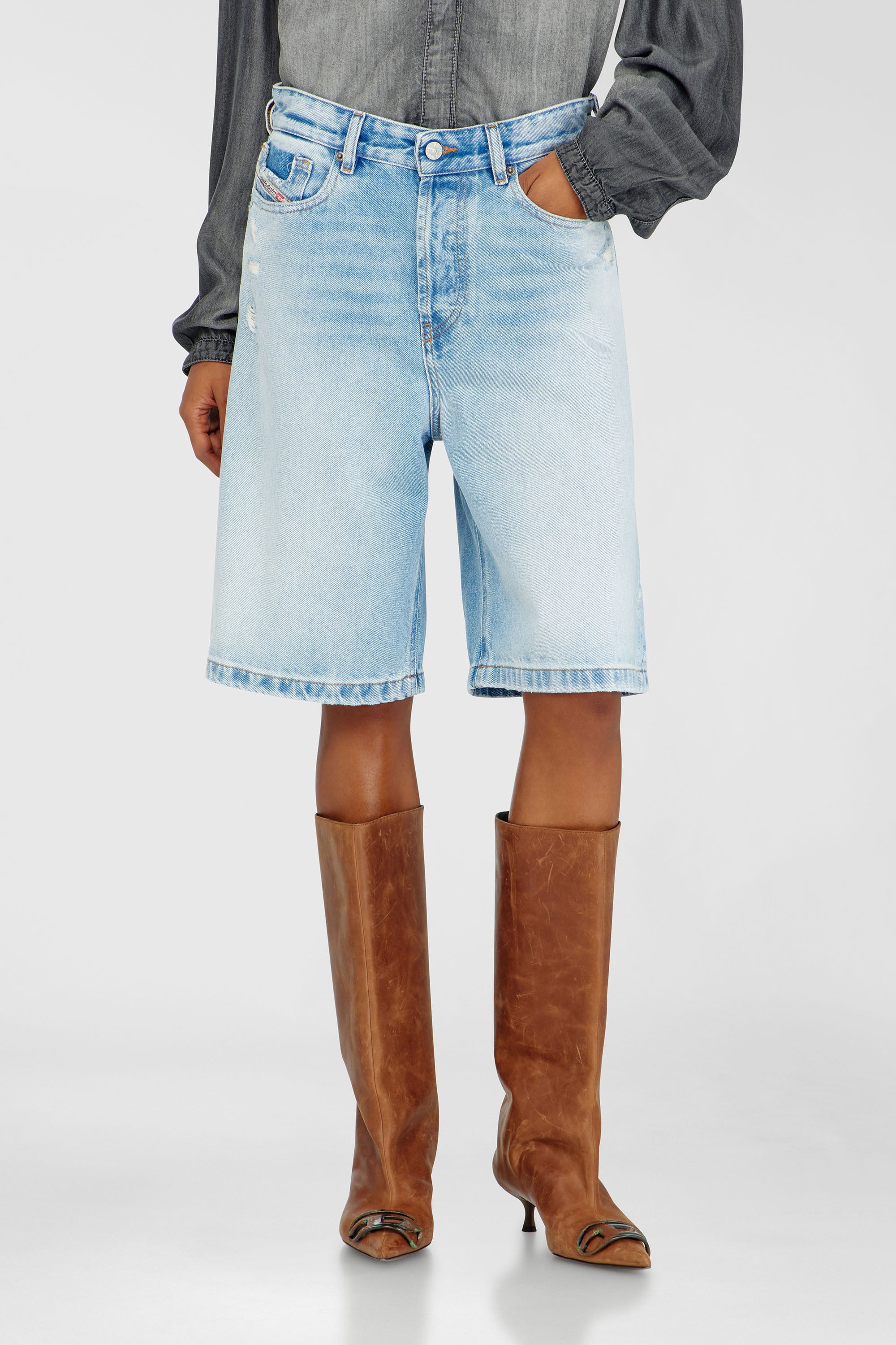 Diesel - DE-SIRE-SHORT, Shorts en denim d&eacute;truit Femme in Bleu - 1