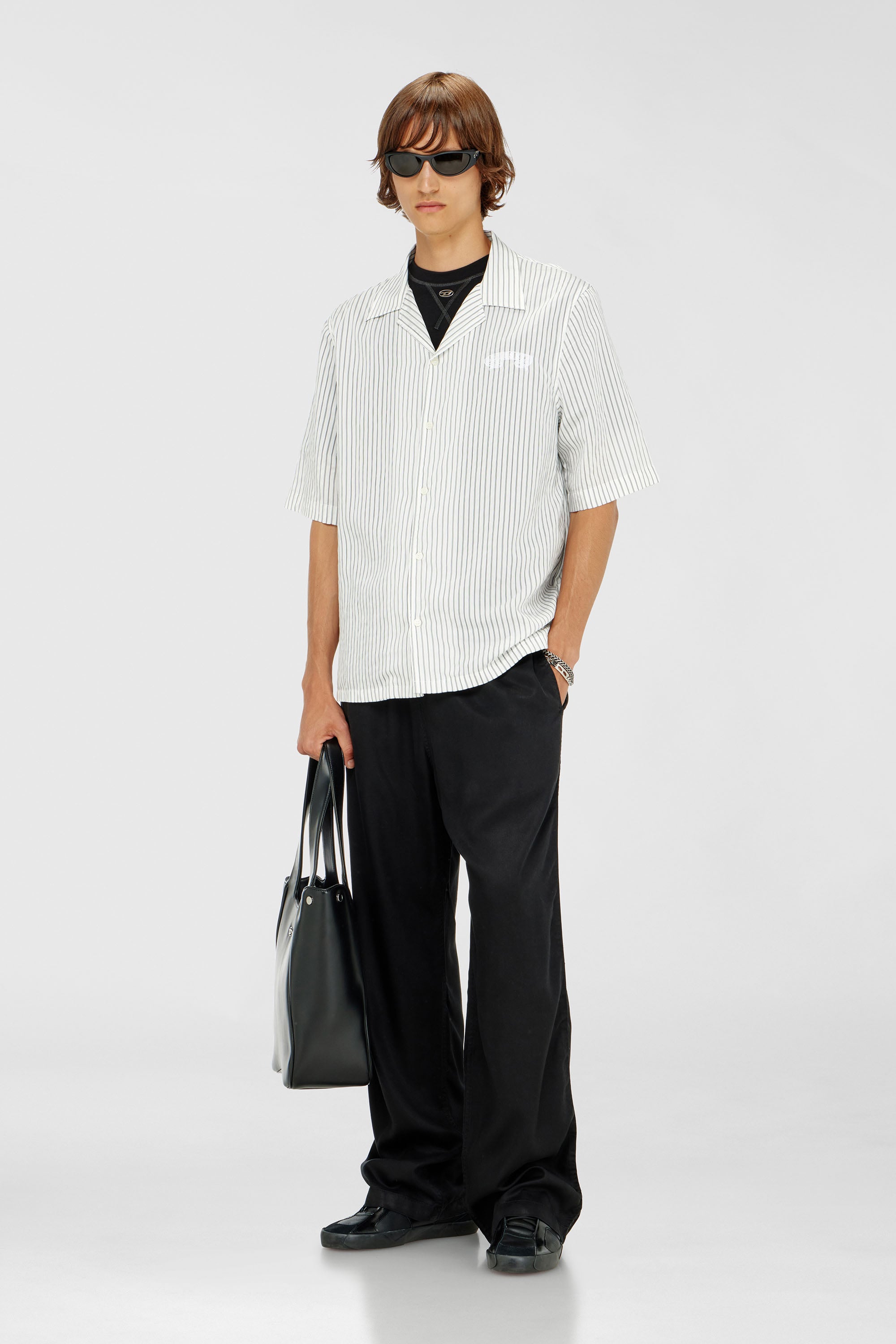 Diesel - P-DREYER-C, Pantalones con cord&oacute;n de sarga deste&ntilde;ida Hombre in Negro - 2