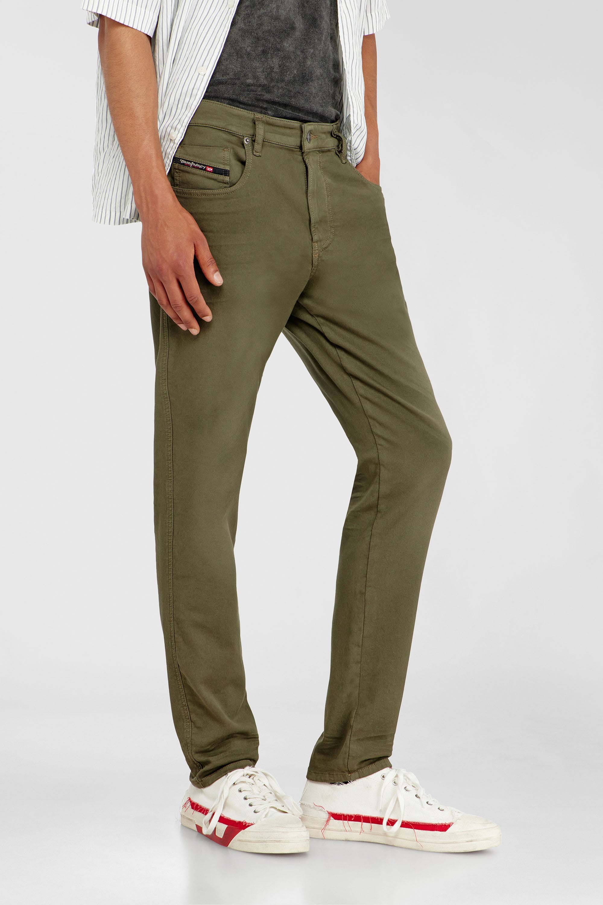 Diesel - Slim 2062 D-Strukt Joggjeans&reg; 0670M Homme, Vert Militaire - Image 5